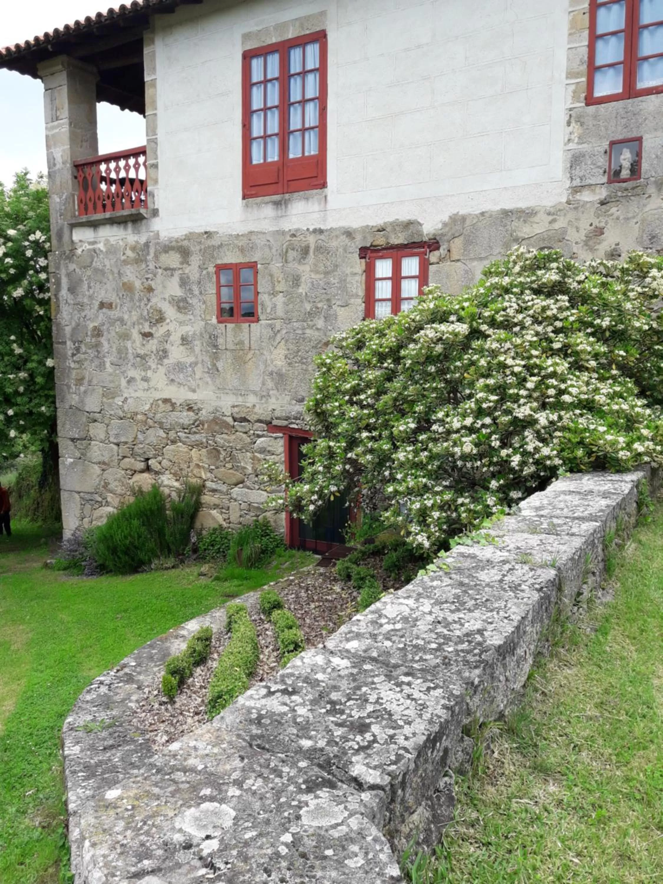 Property building in Rectoral de Anllo