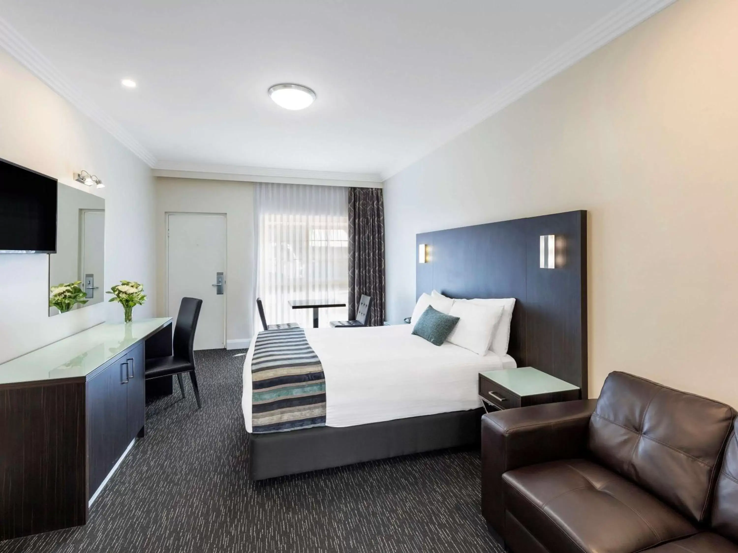 Superior Queen Room in Mercure Goulburn Superior Queen Room in Mercure Goulburn