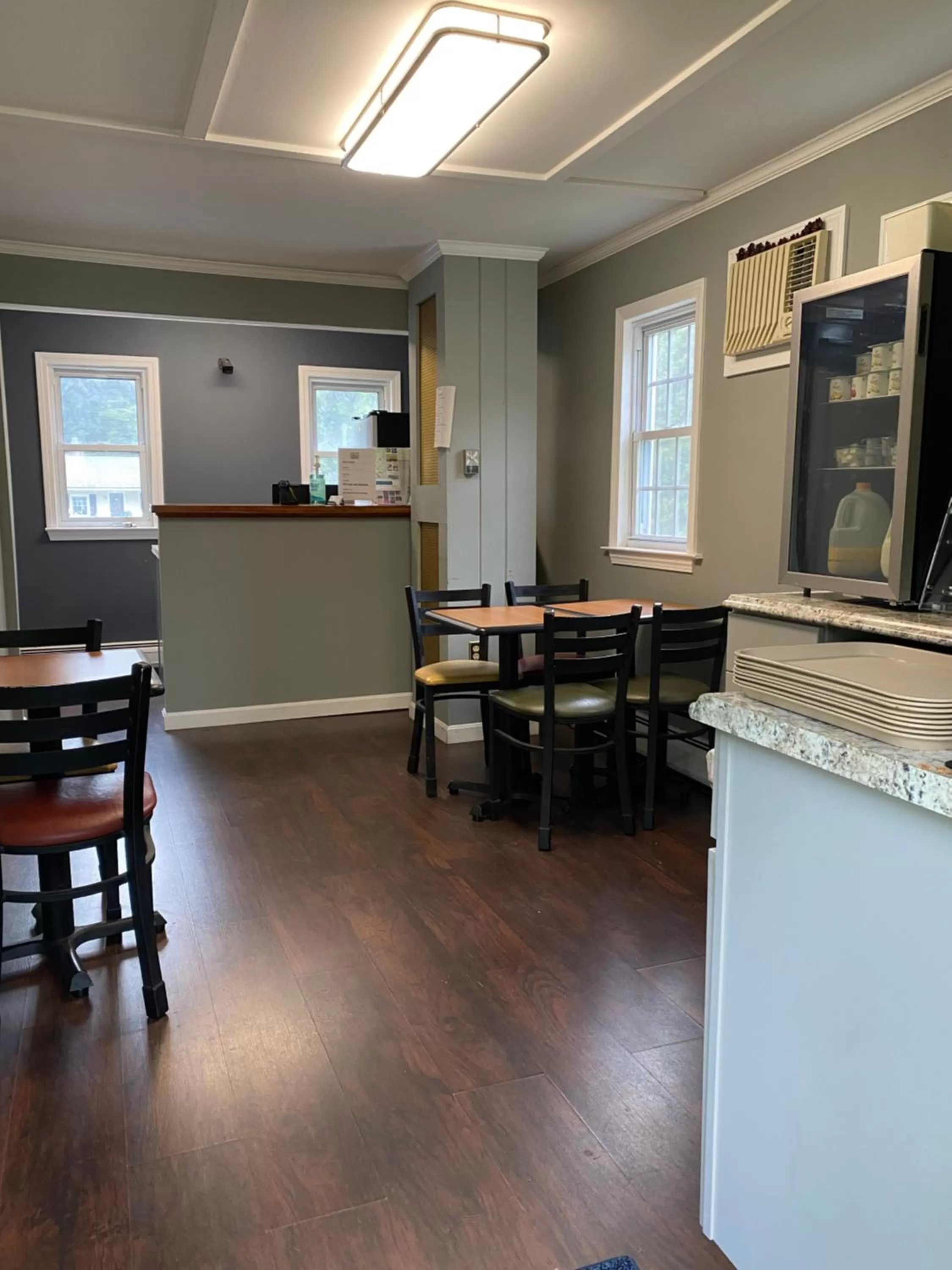 Lobby or reception in Villager Motel