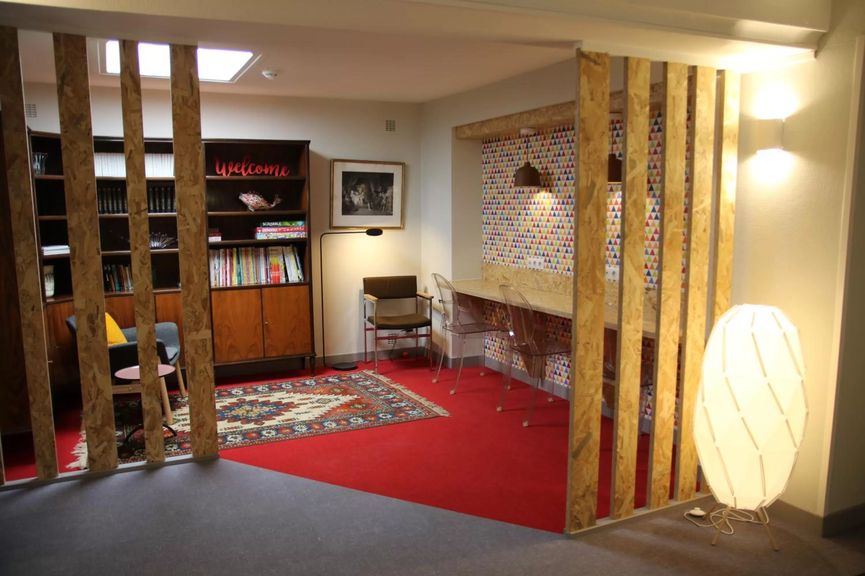 Library in Logis Hôtel Chaptal, Amboise