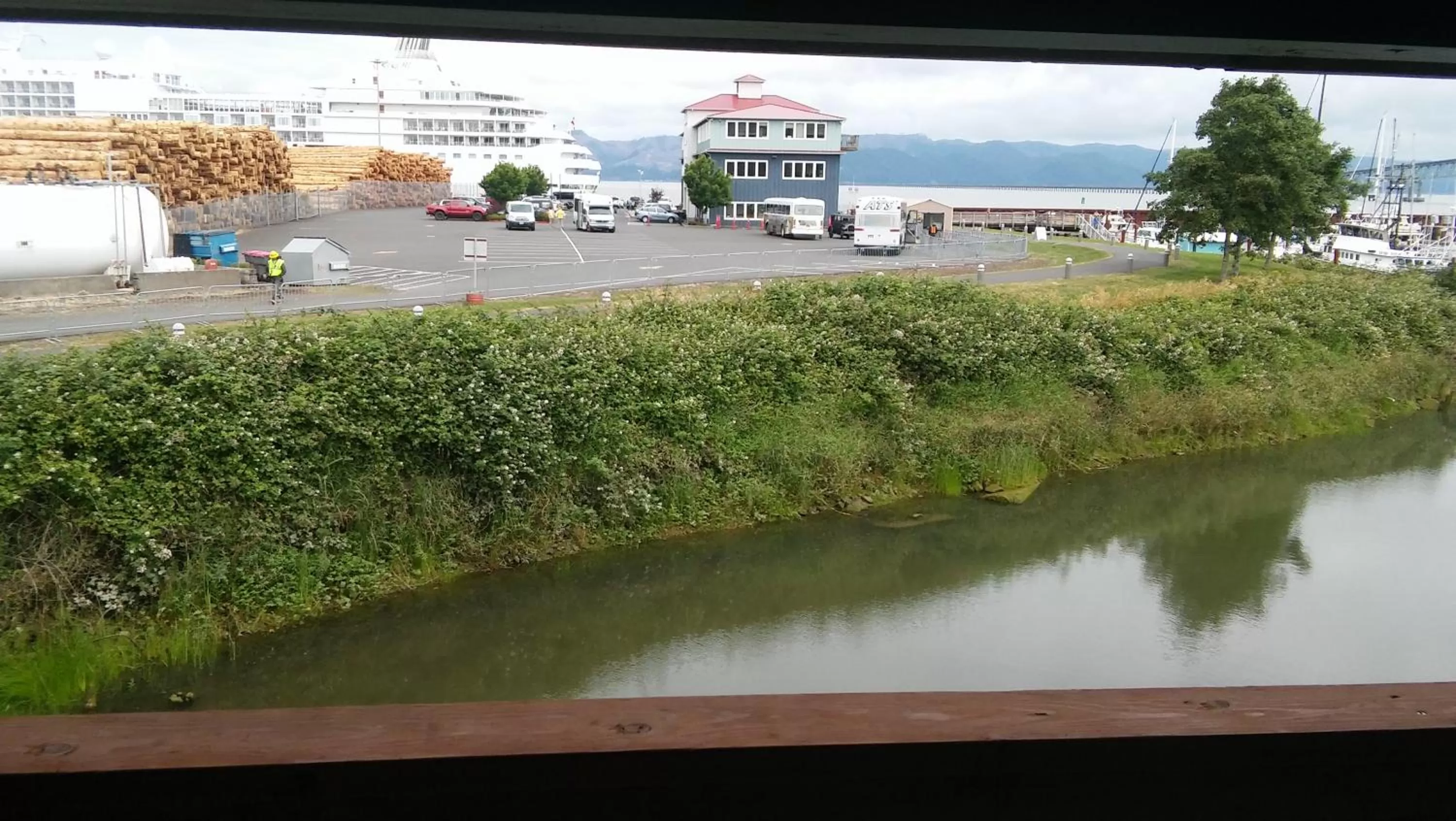 River view in Astoria Riverwalk Inn