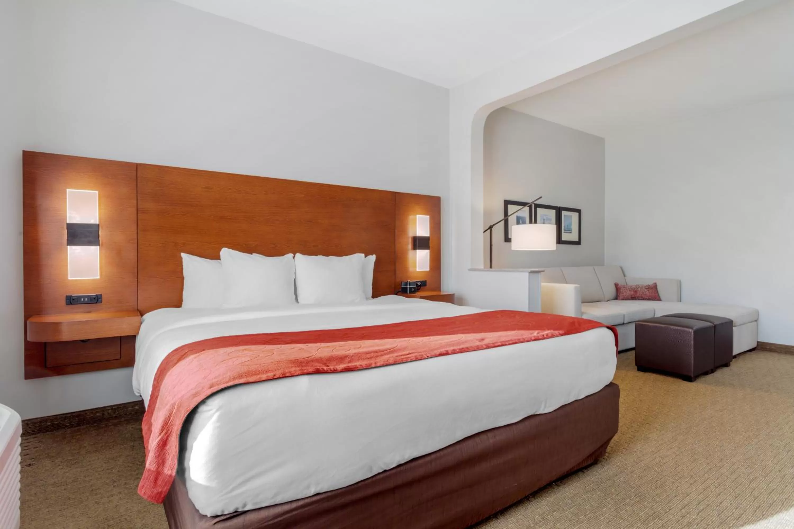 Bed in Comfort Suites La Porte - Baytown