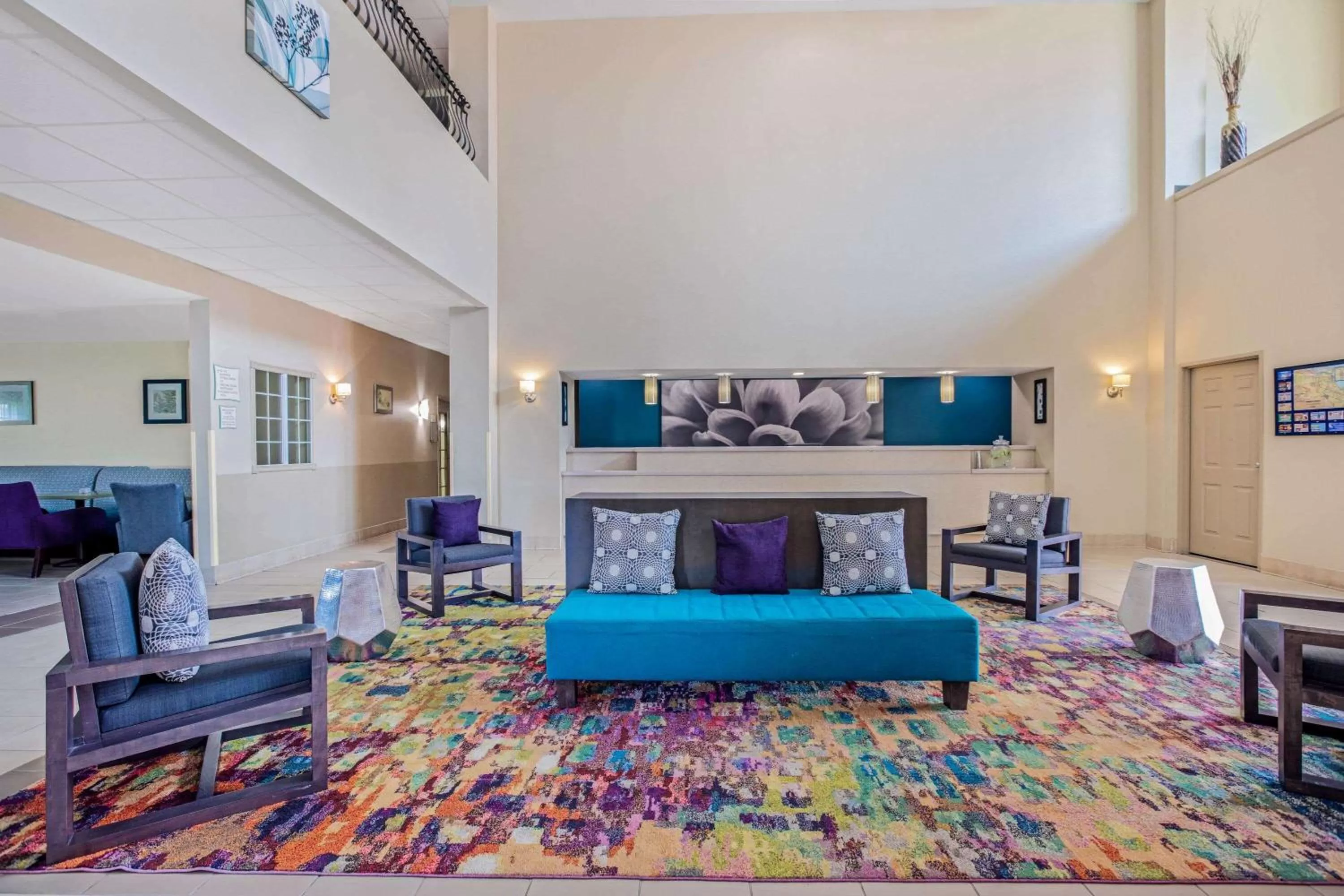 Lobby or reception in La Quinta by Wyndham Corpus Christi Northwest