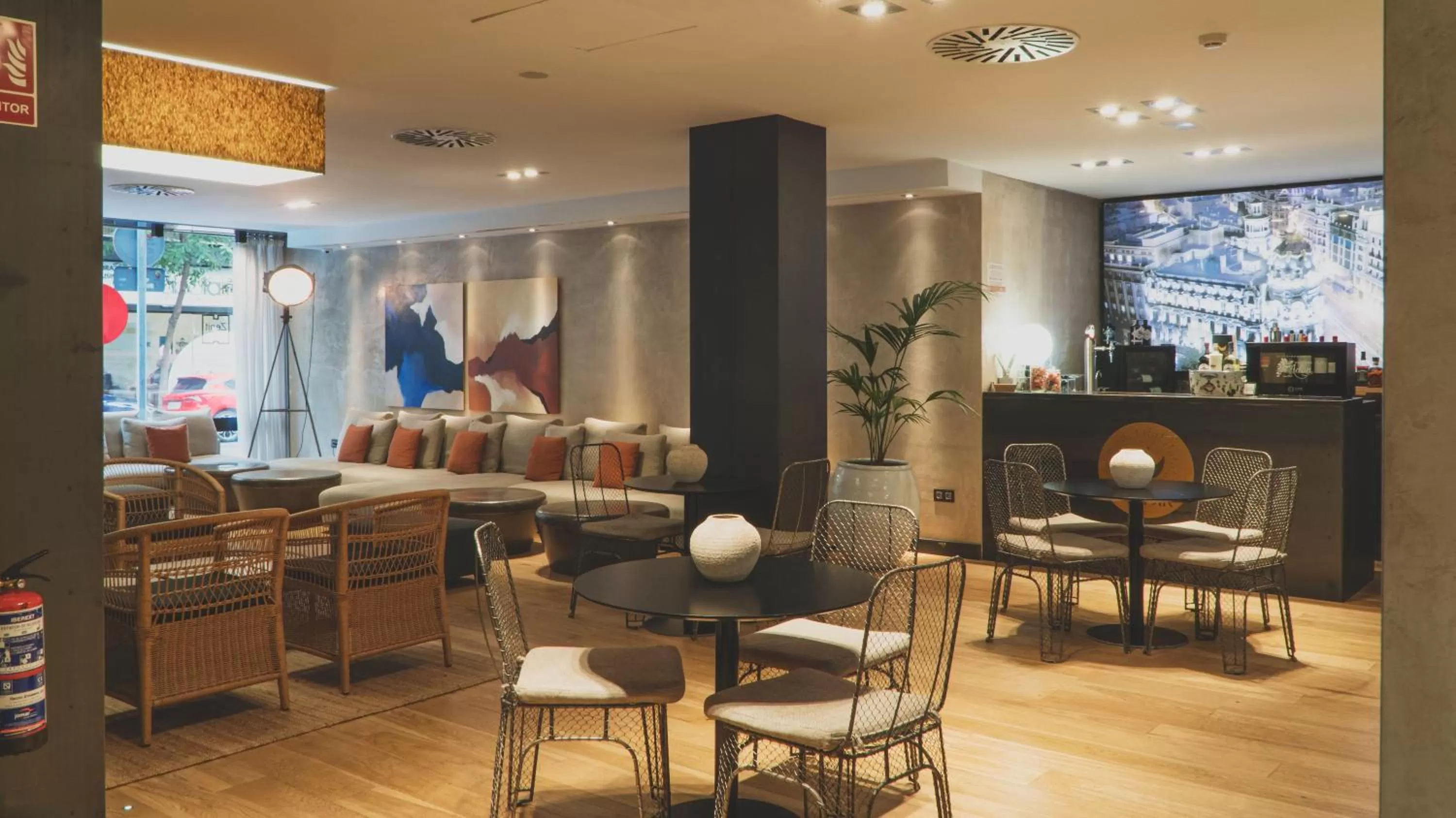 Communal lounge/ TV room in Zenit Abeba