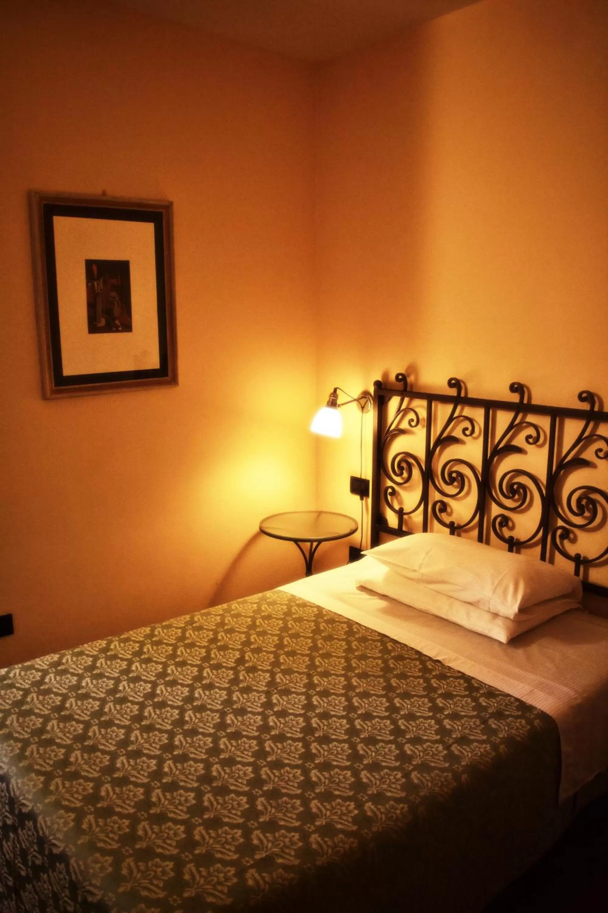 Decorative detail, Bed in Hotel De Prati