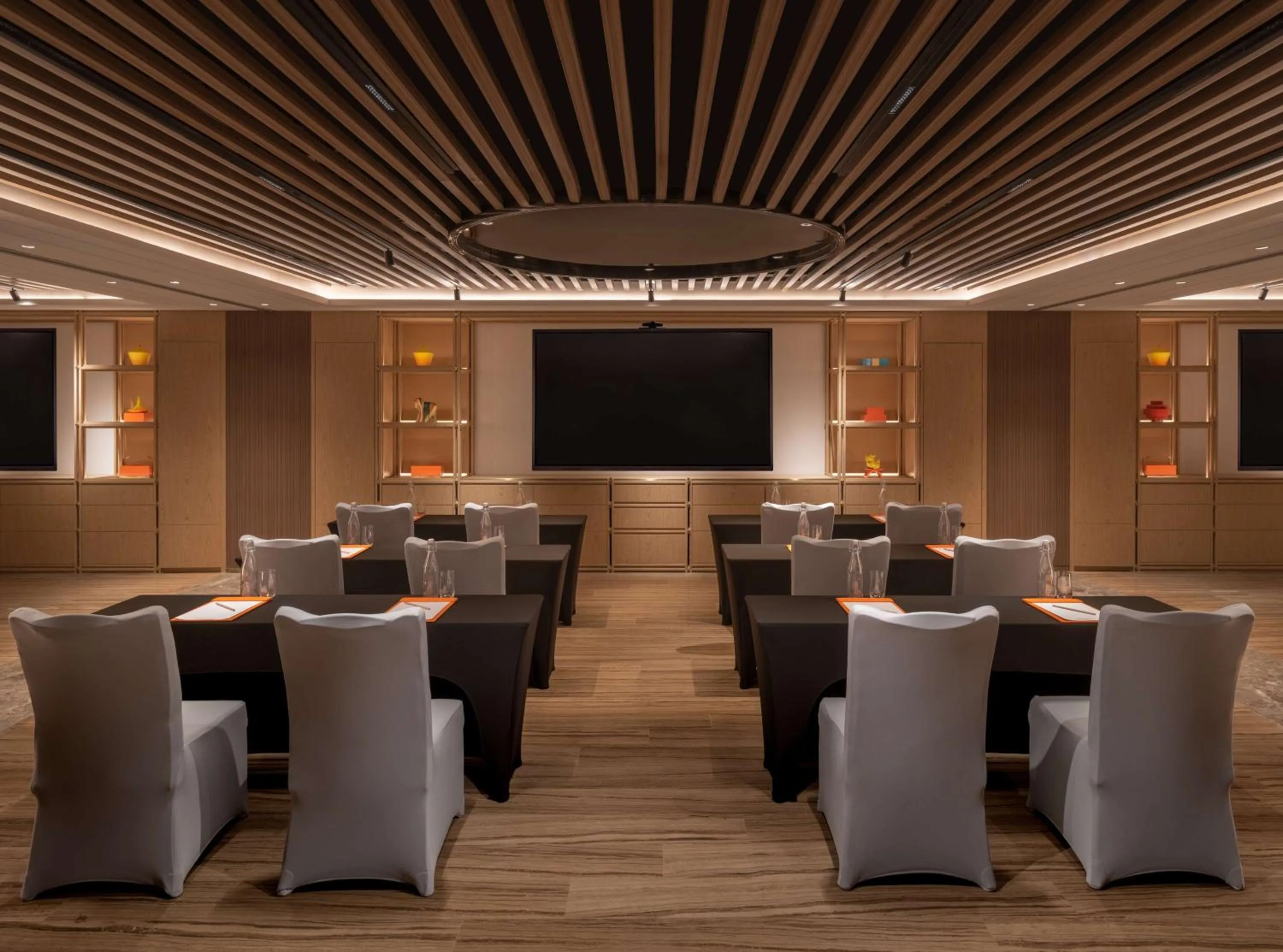 Meeting/conference room in Canopy by Hilton Xi'an Qujiang