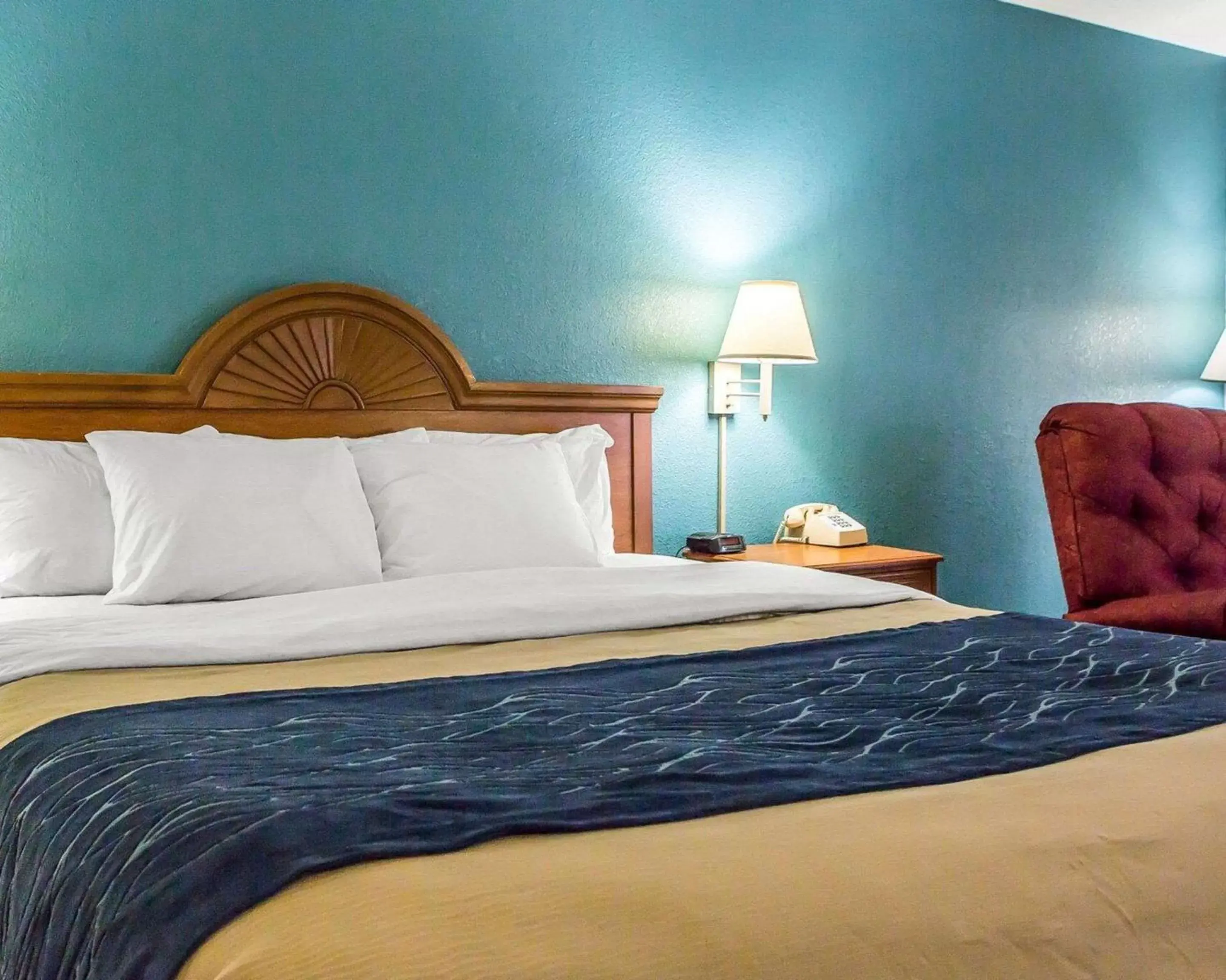 King Room - Non-Smoking in Quality Inn & Suites Circleville King Room - Non-Smoking in Quality Inn & Suites Circleville