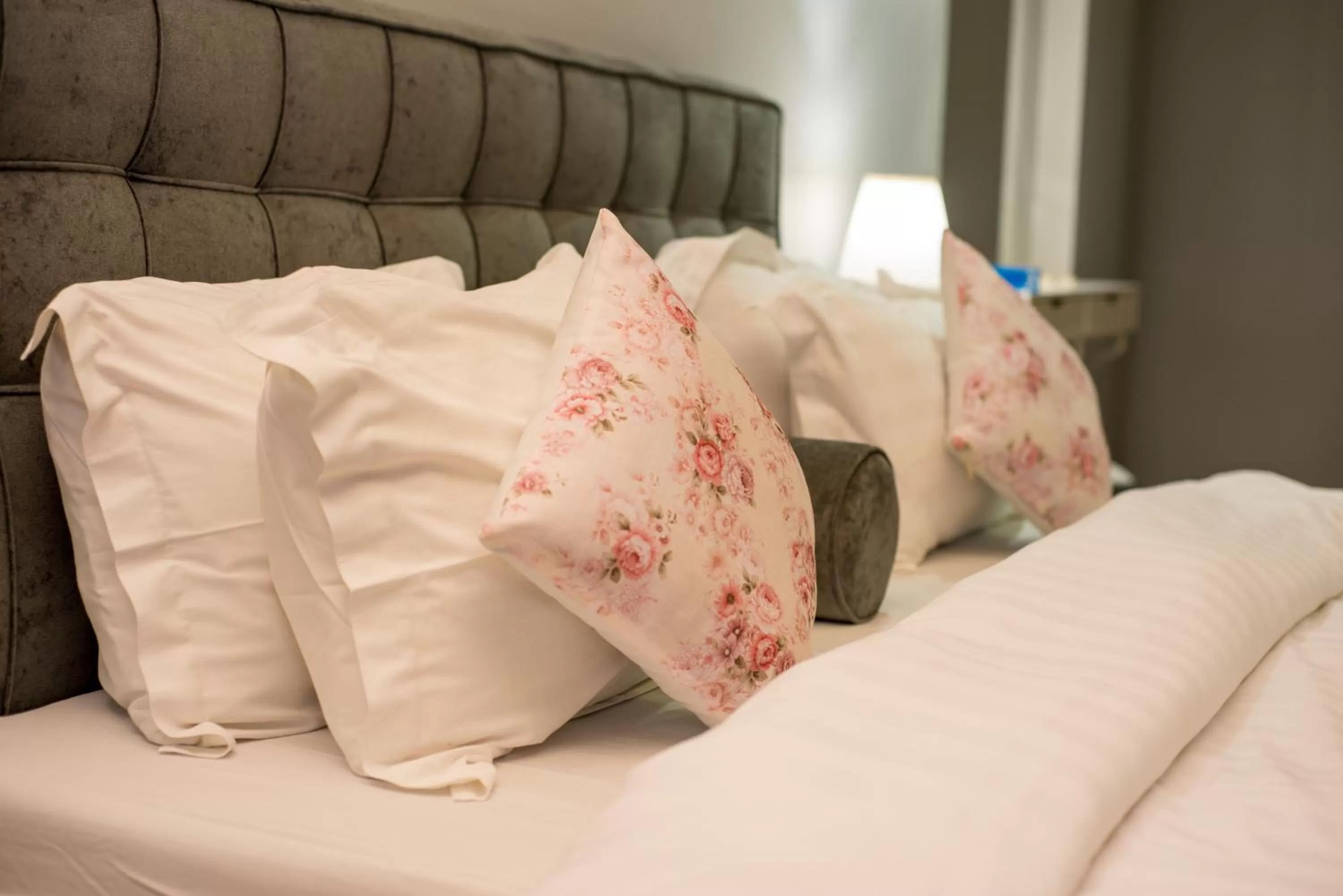 Bedroom, Bed in Golden Garden Al Corniche