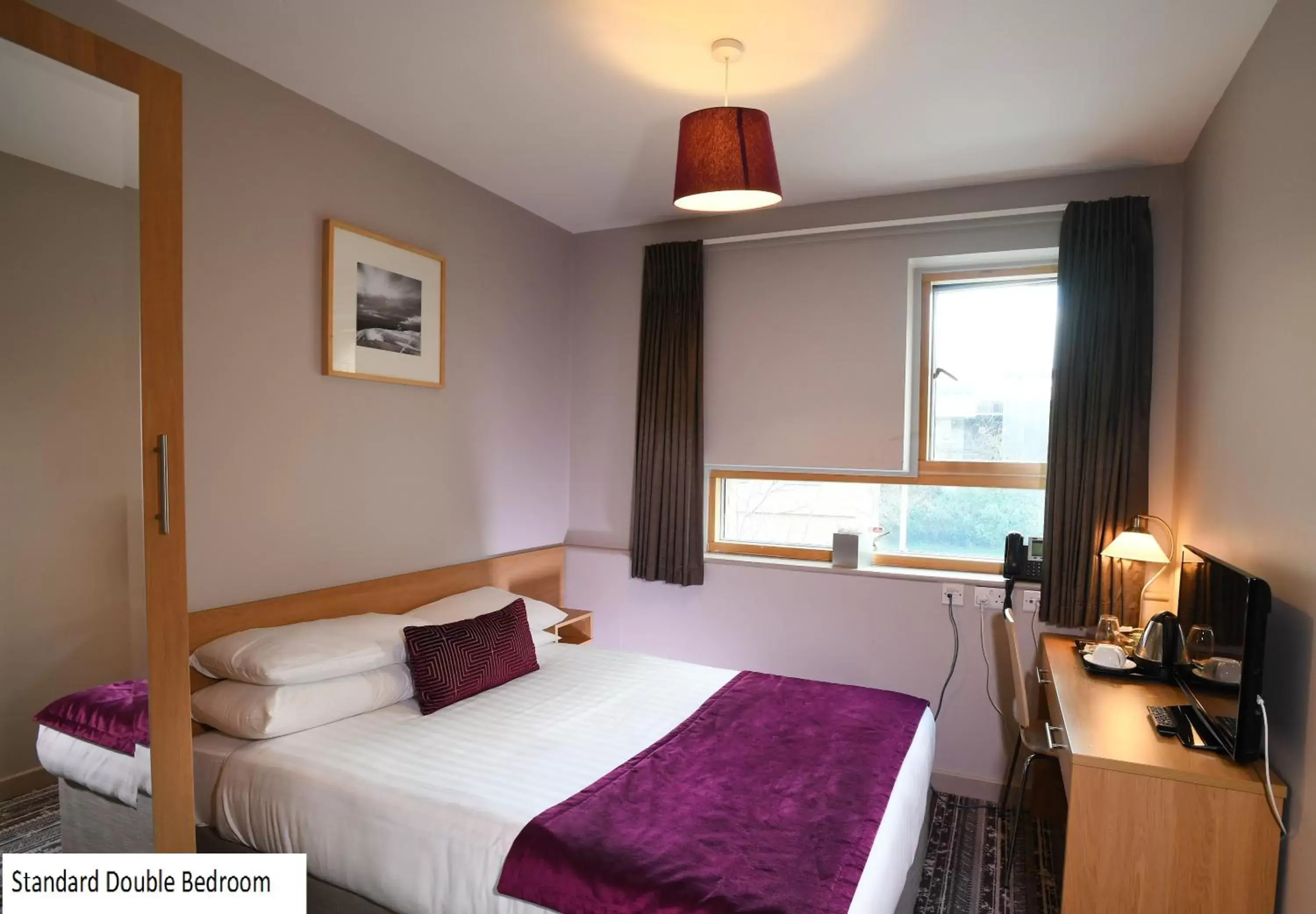 Small Double Room in Lancaster Hotel Small Double Room in Lancaster Hotel