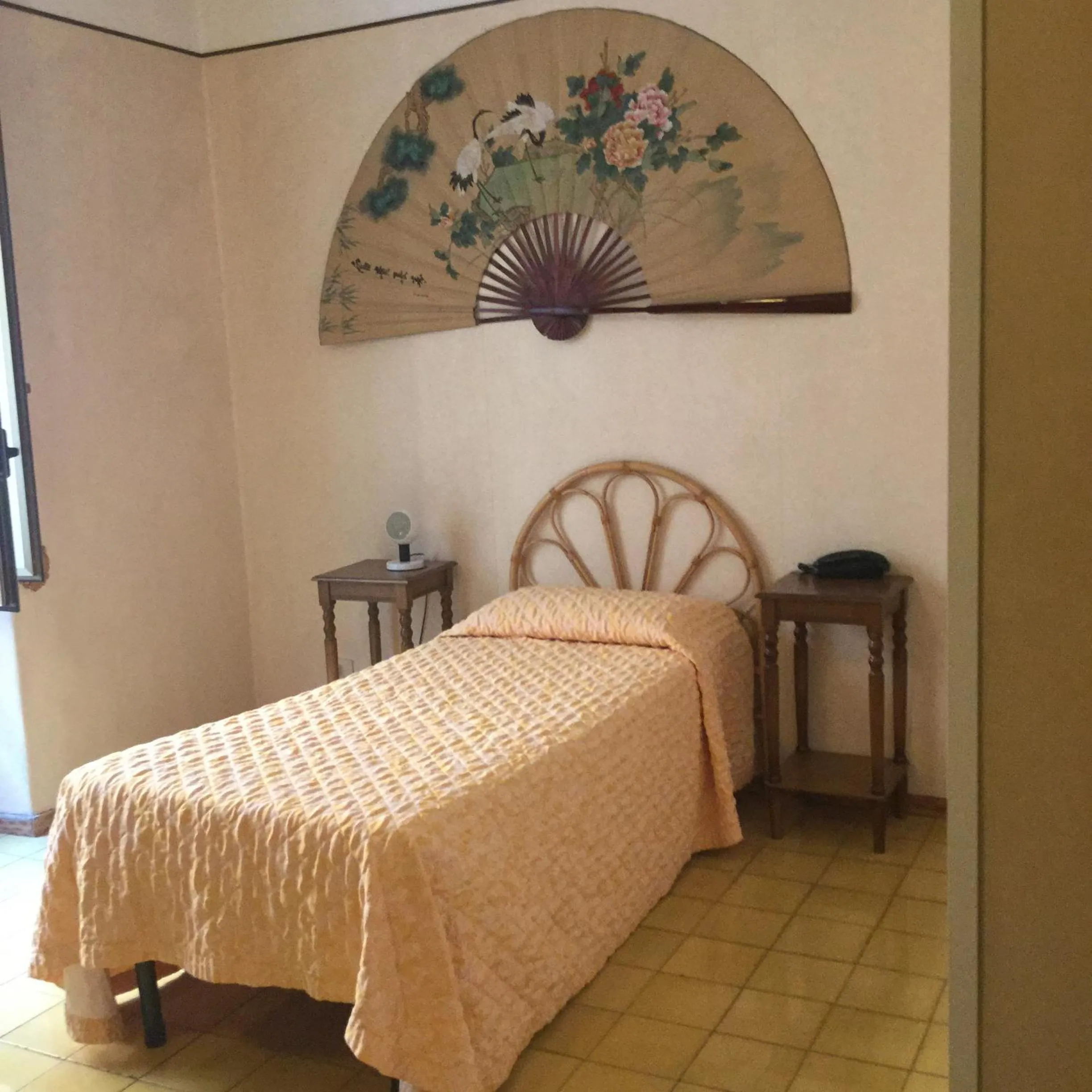 Bedroom, Bed in Hotel Touring