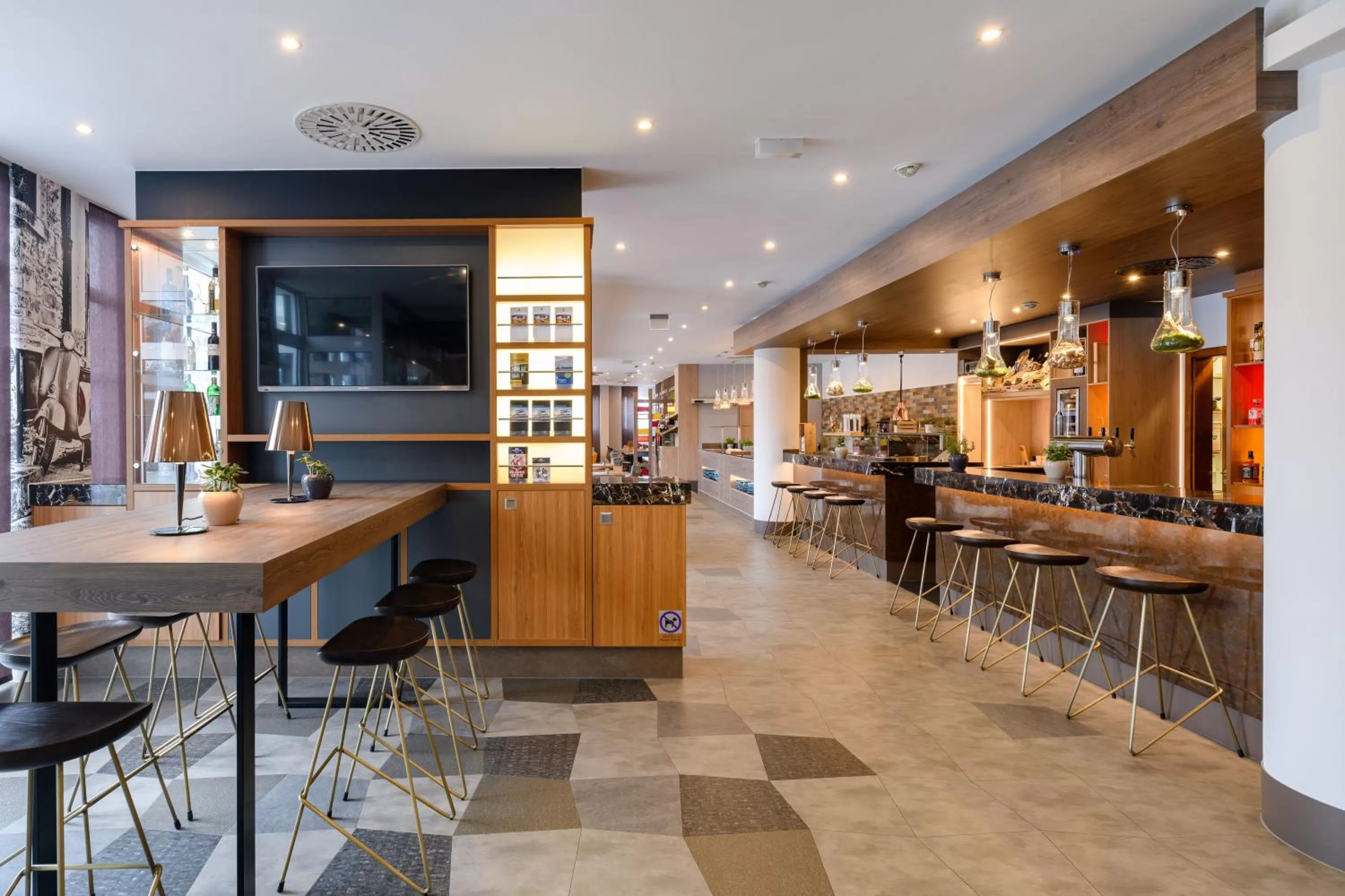 Lobby or reception in Mercure Hotel Stuttgart Gerlingen