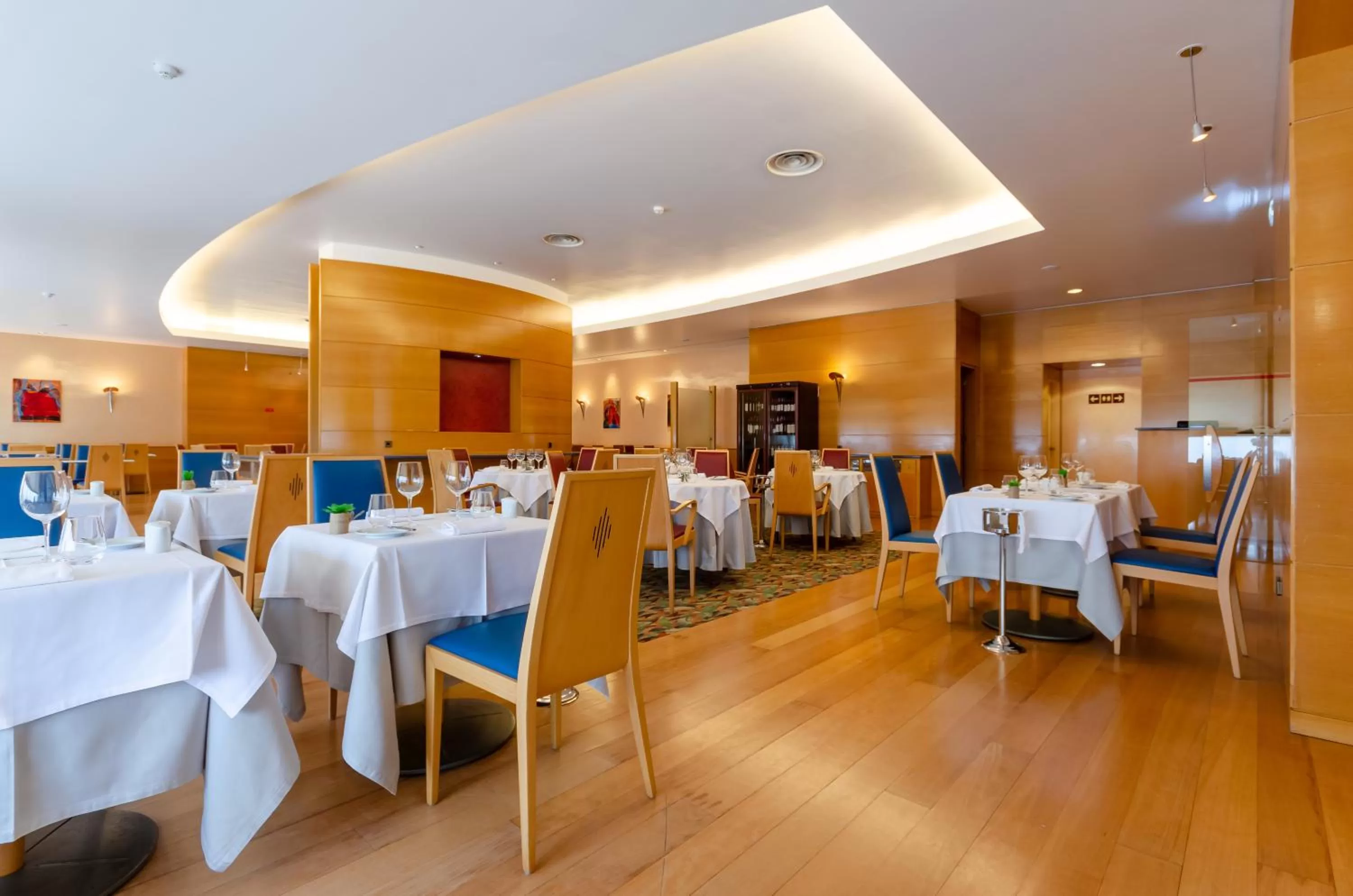 Restaurant/places to eat in Hotel Roma