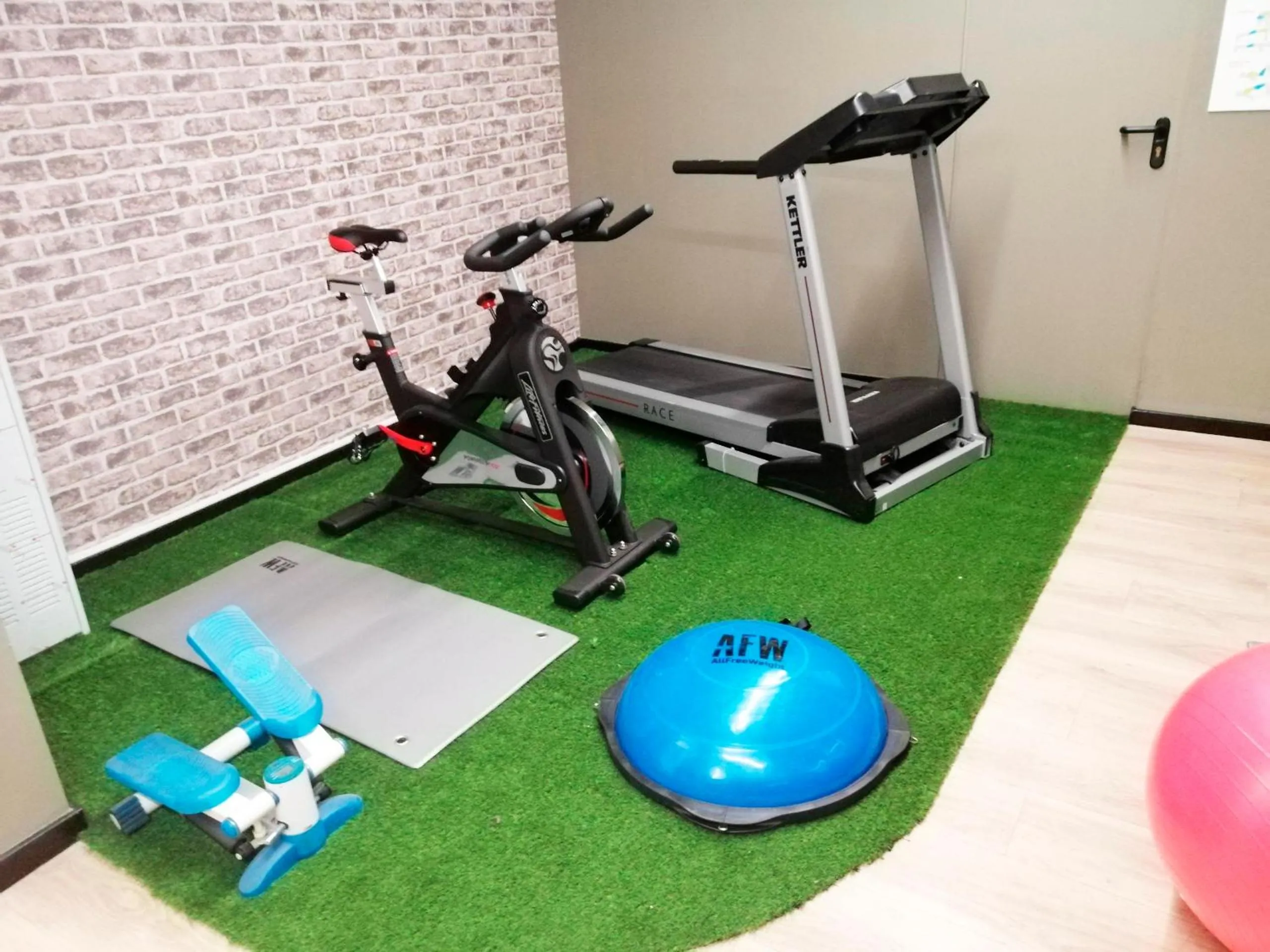 Fitness centre/facilities in Hotel Bed4U Pamplona
