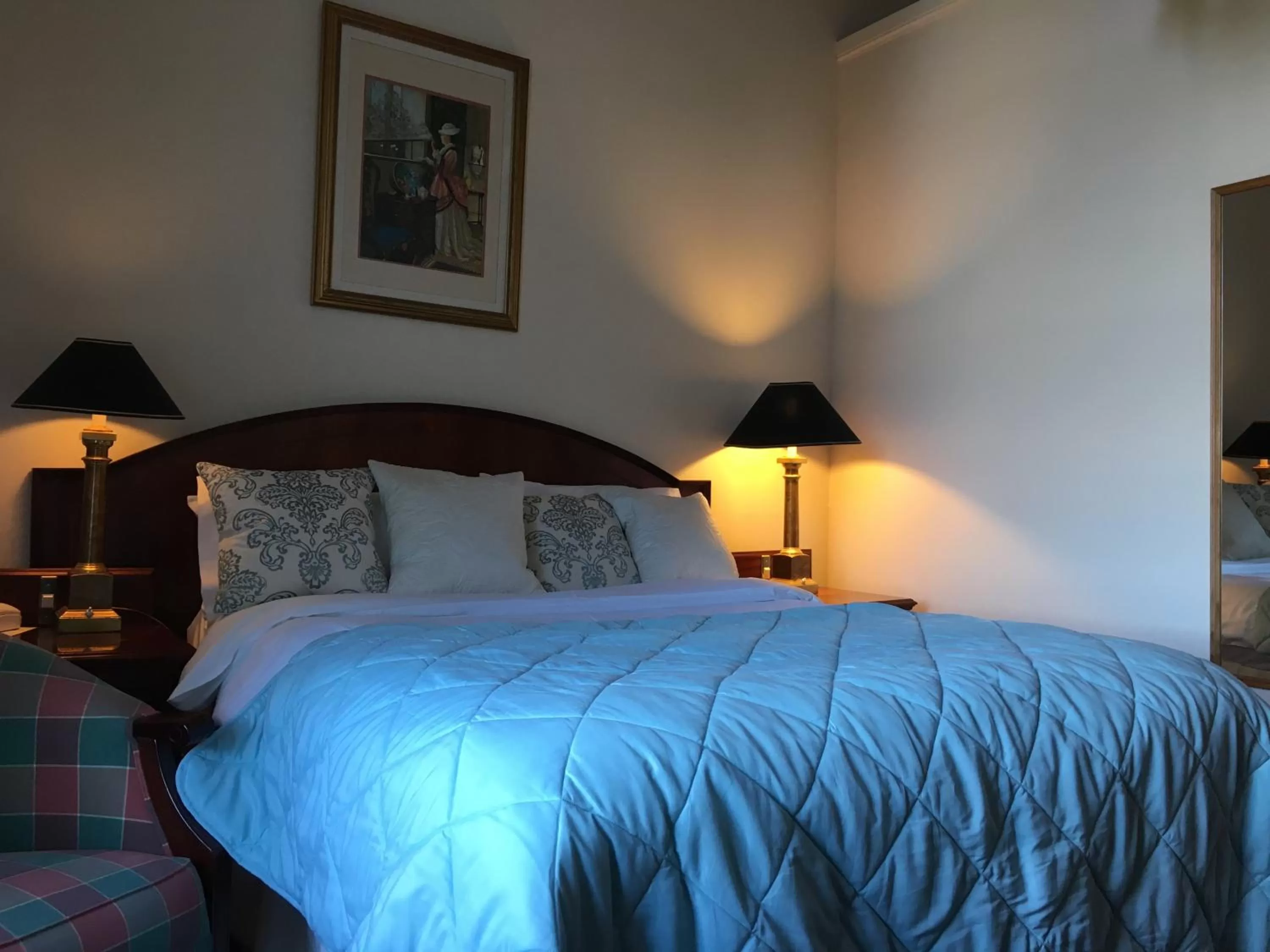 Bed in Mansfield House Hotel