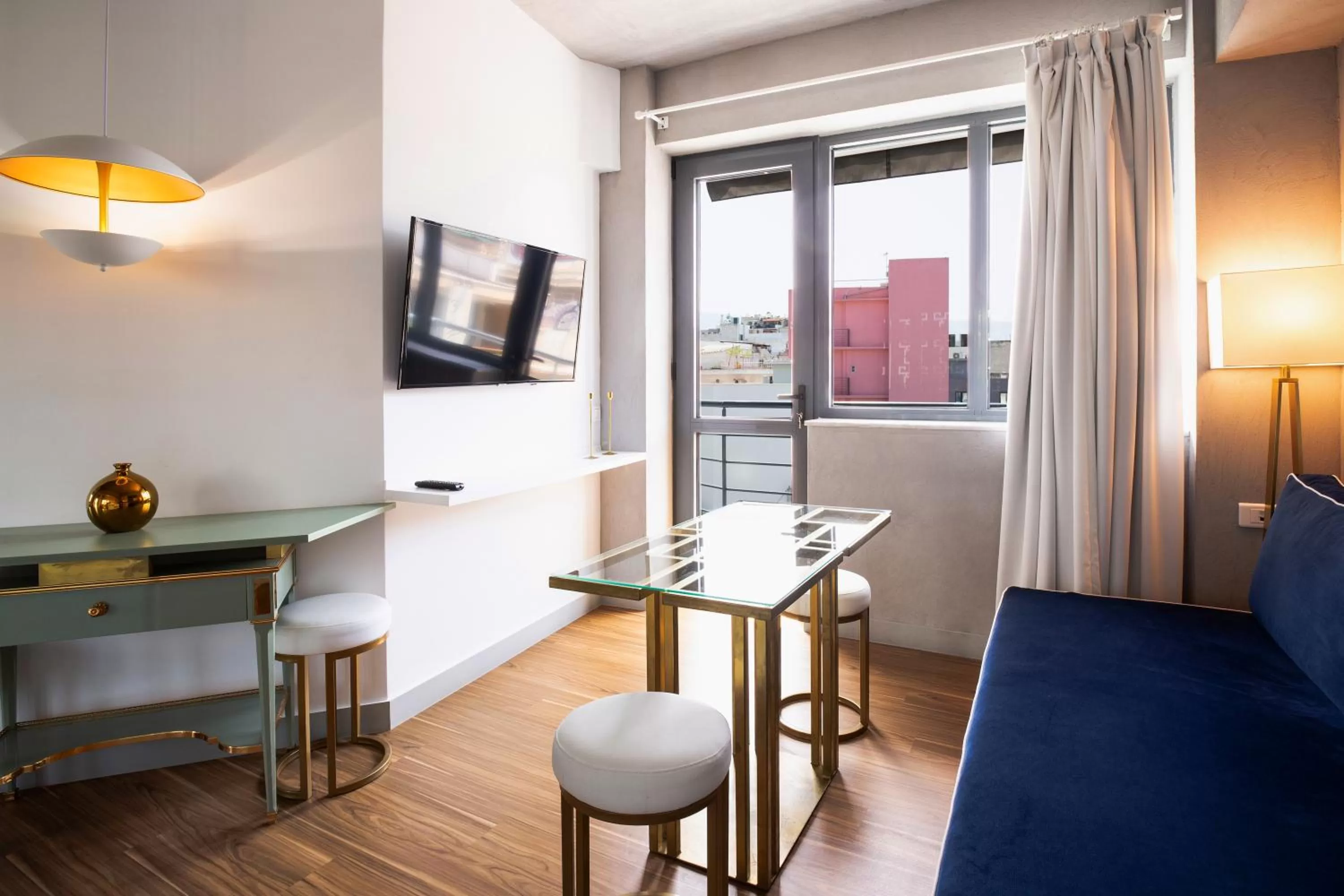 TV and multimedia in Downtown Athens Lofts - The Acropolis Observatory