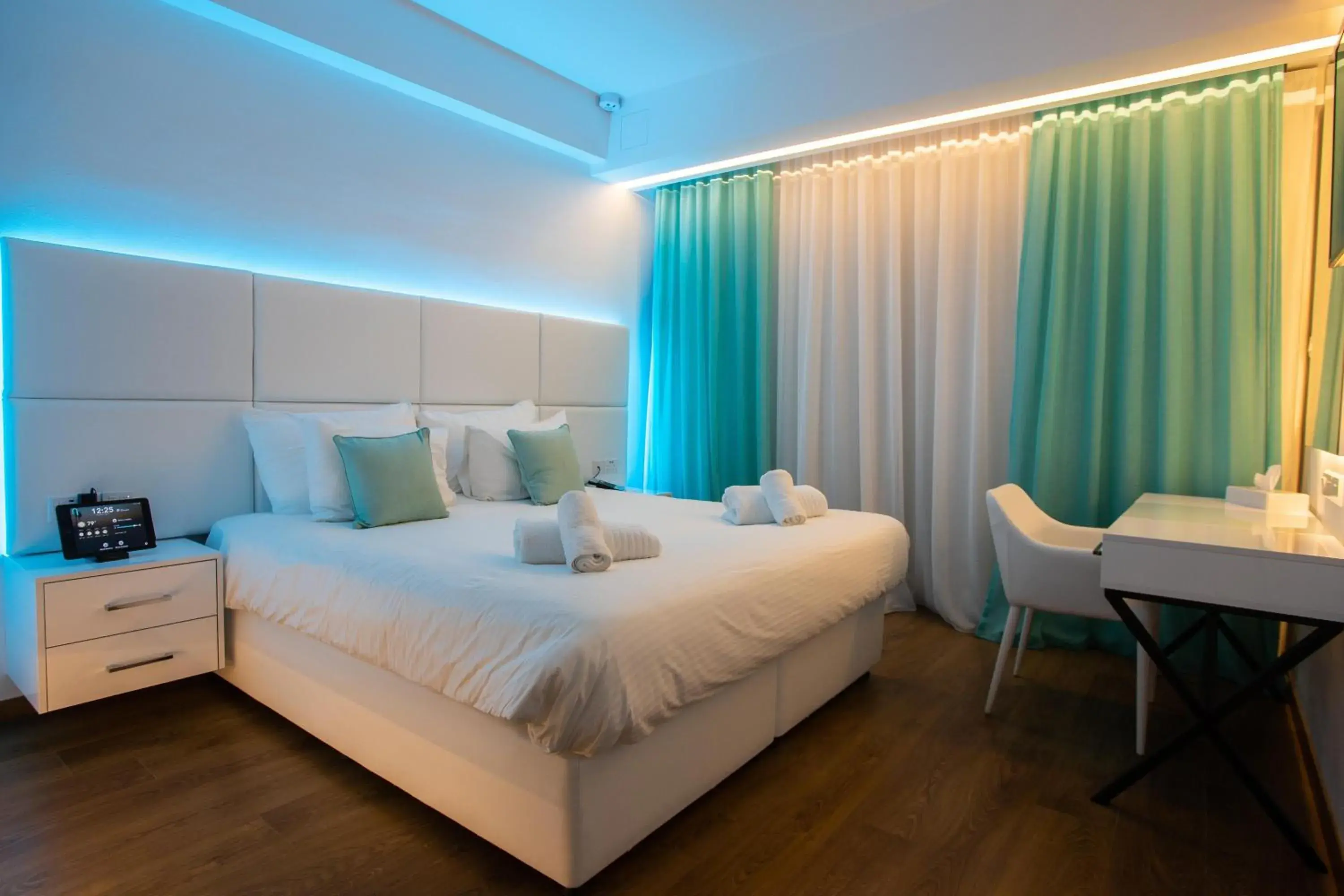 Deluxe Double Room with Balcony and Side Sea View in Hotel Napa Suites (Adults Only) Deluxe Double Room with Balcony and Side Sea View in Hotel Napa Suites (Adults Only)