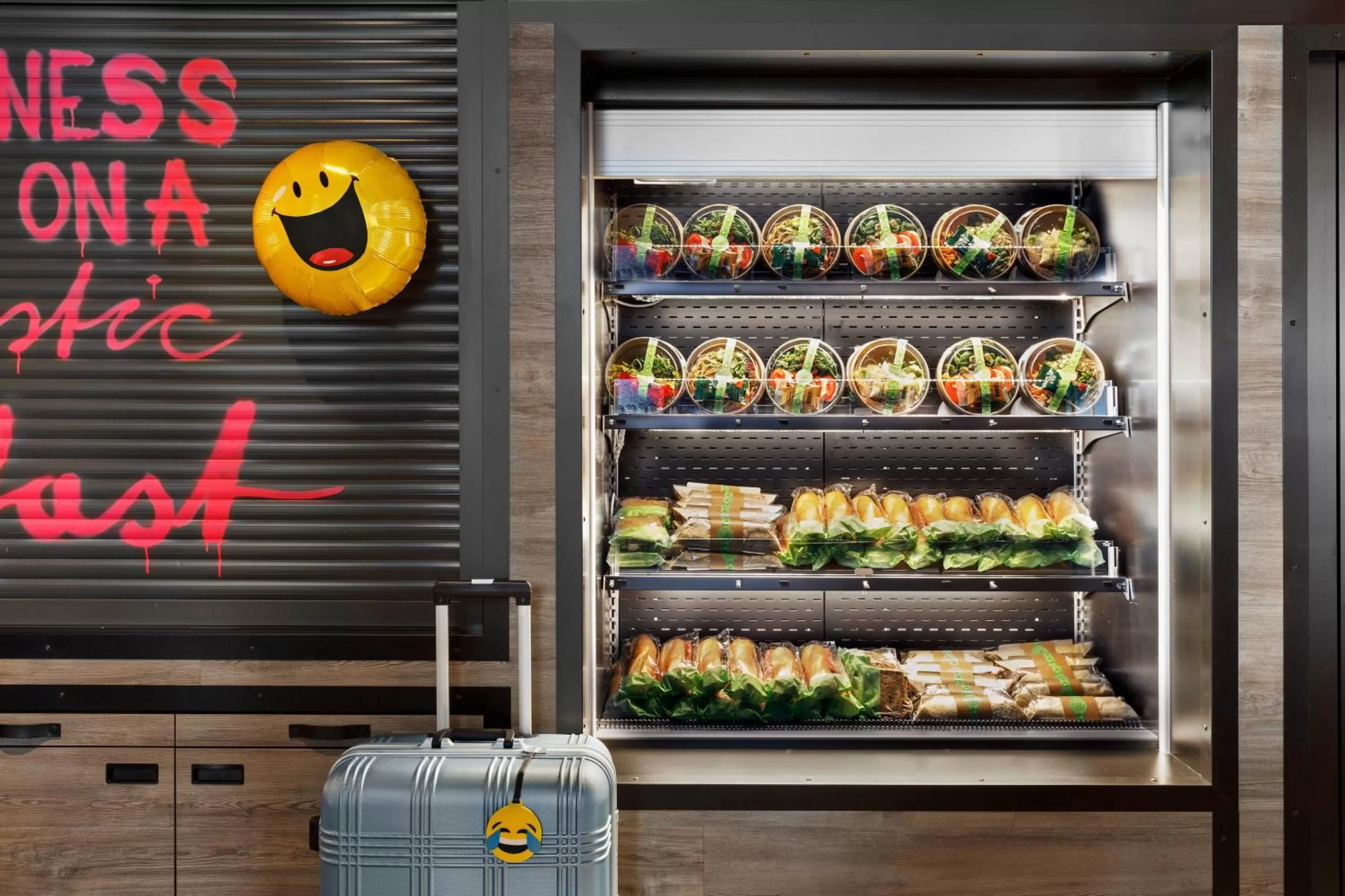 Restaurant/places to eat in Moxy Bern Expo