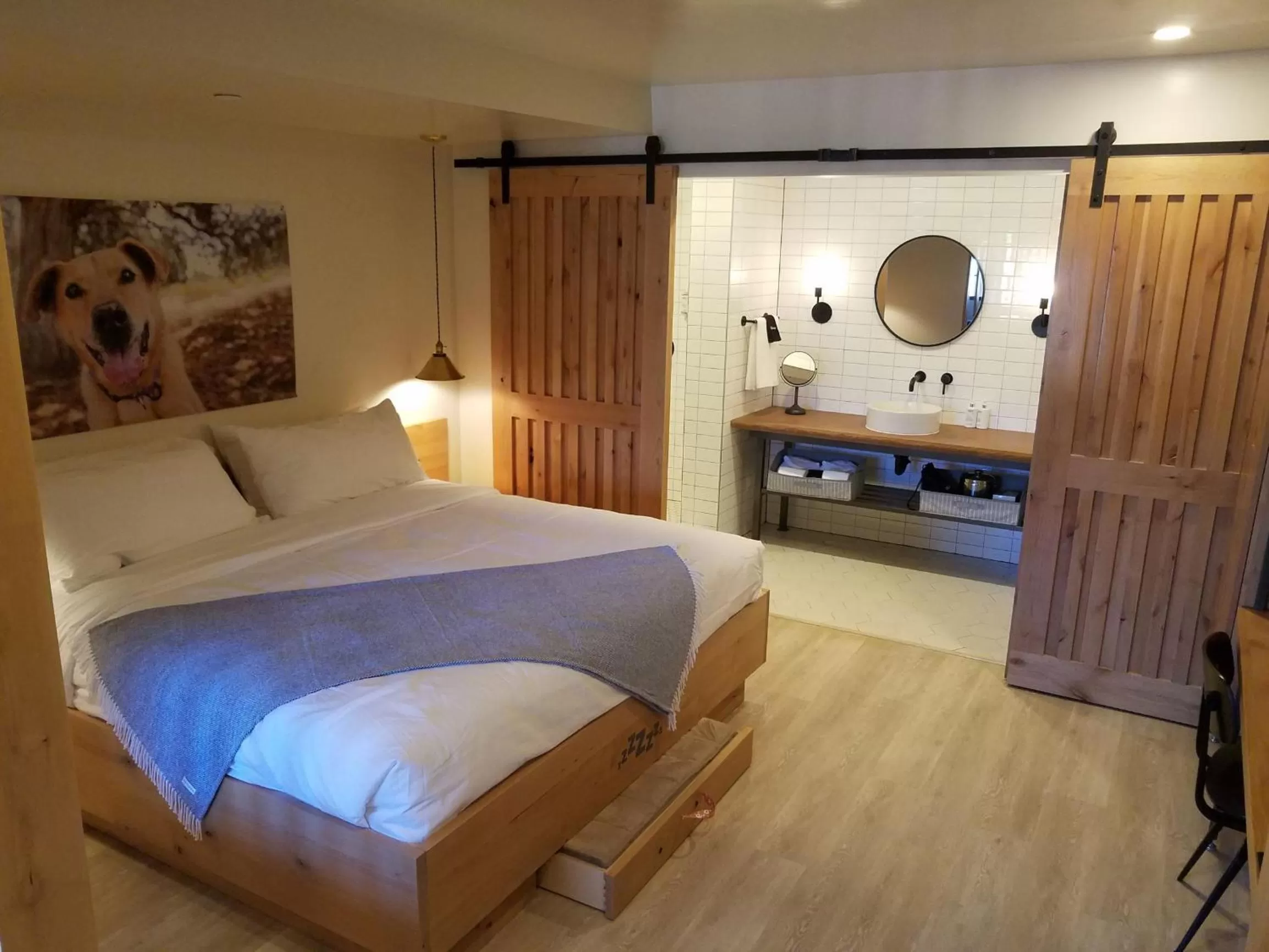 Bed in Best Friends Roadhouse and Mercantile