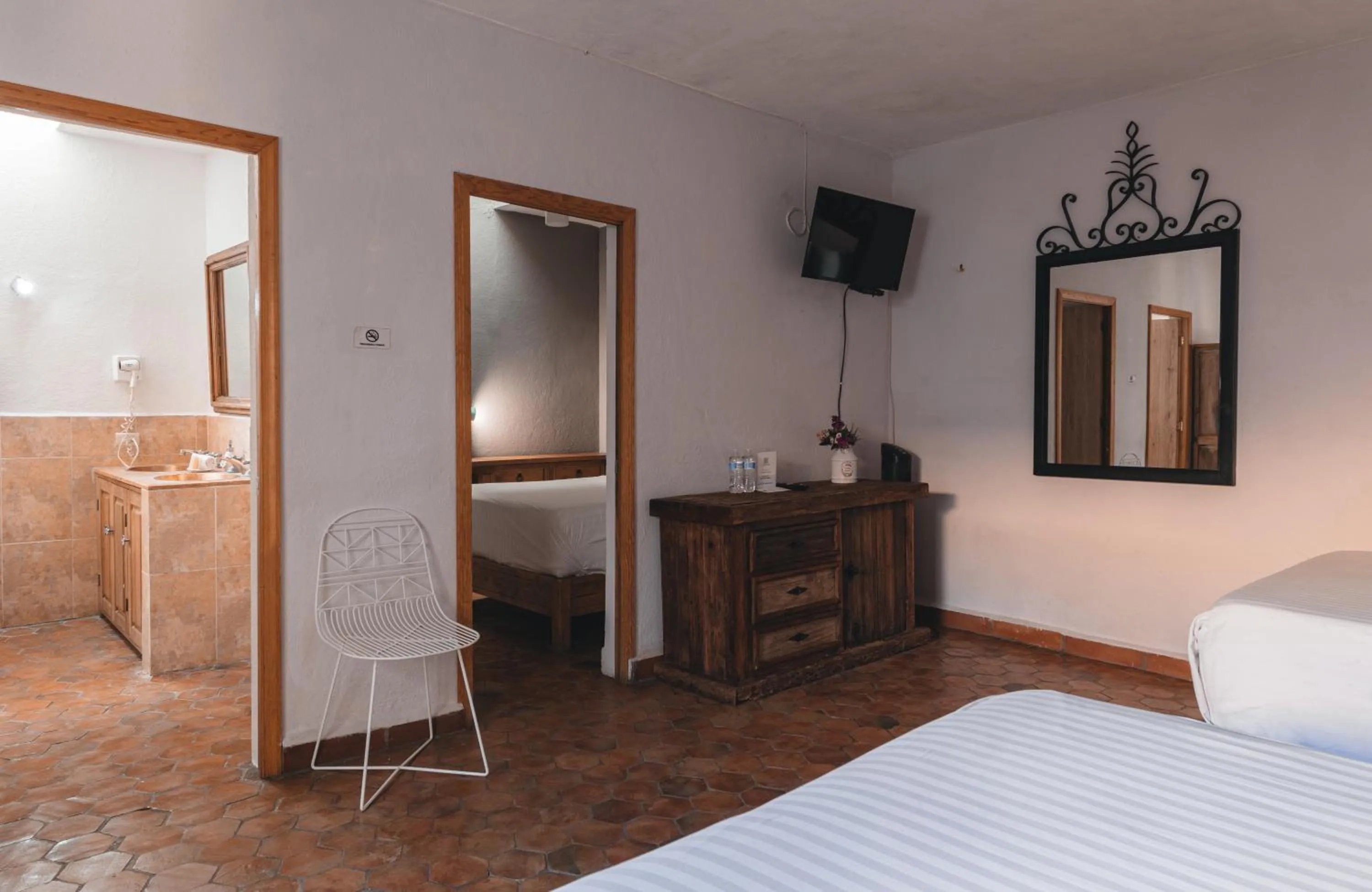 Photo of the whole room in Hotel Casa Santamaría