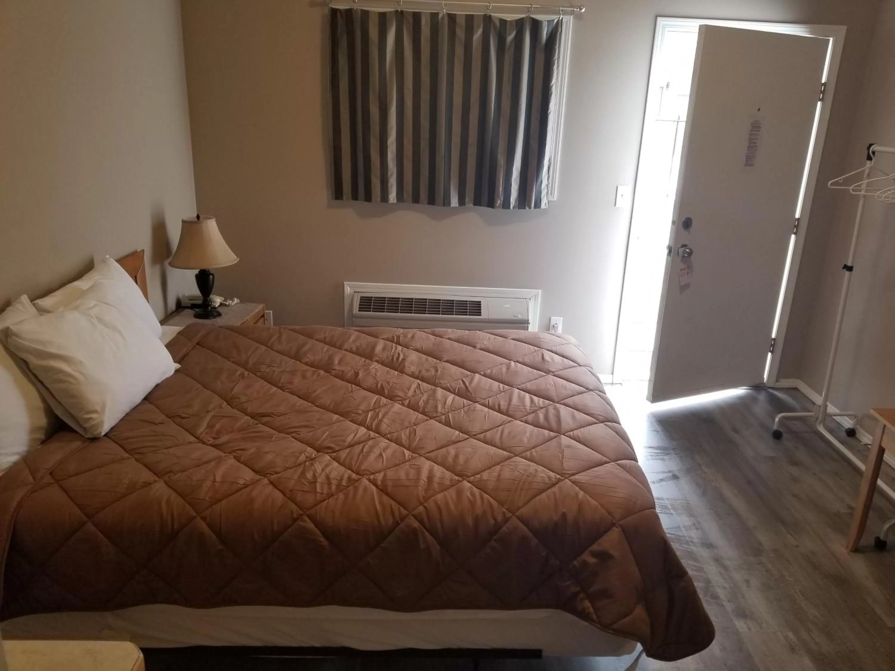 Bed in Apple Tree Inn