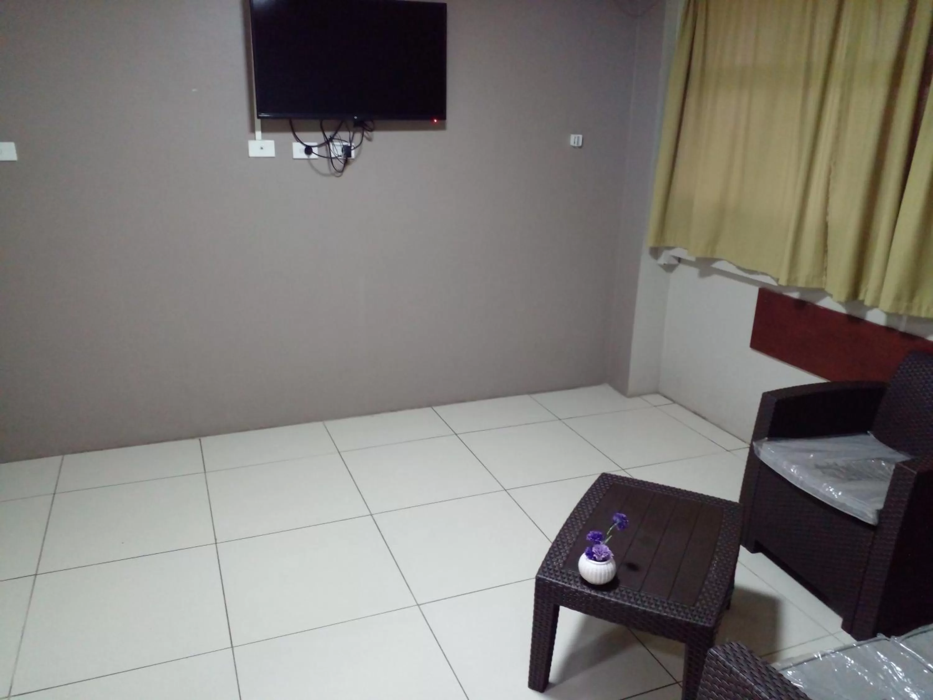 Living room in Sunseekers Outrigger Hotel