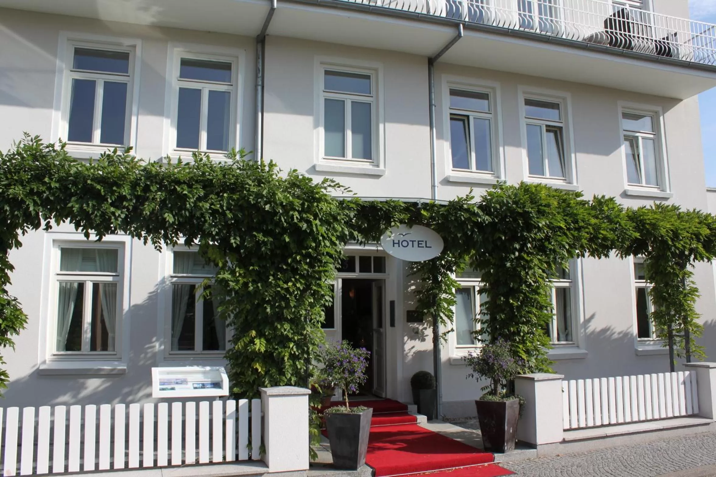 Facade/entrance, Property Building in Hotel Seemöwe
