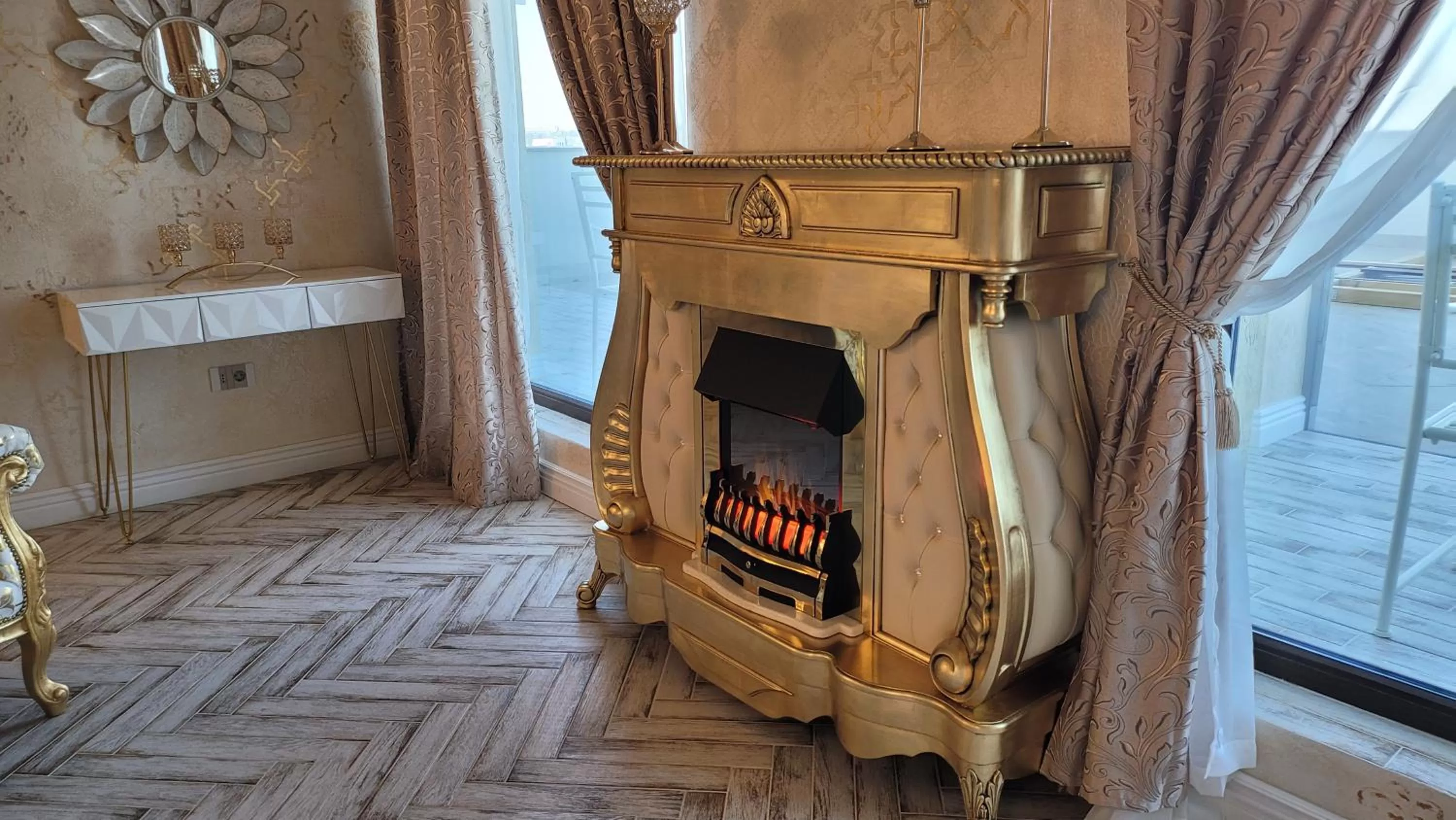 Balcony/Terrace, TV/Entertainment Center in Terrace Suites Iasi