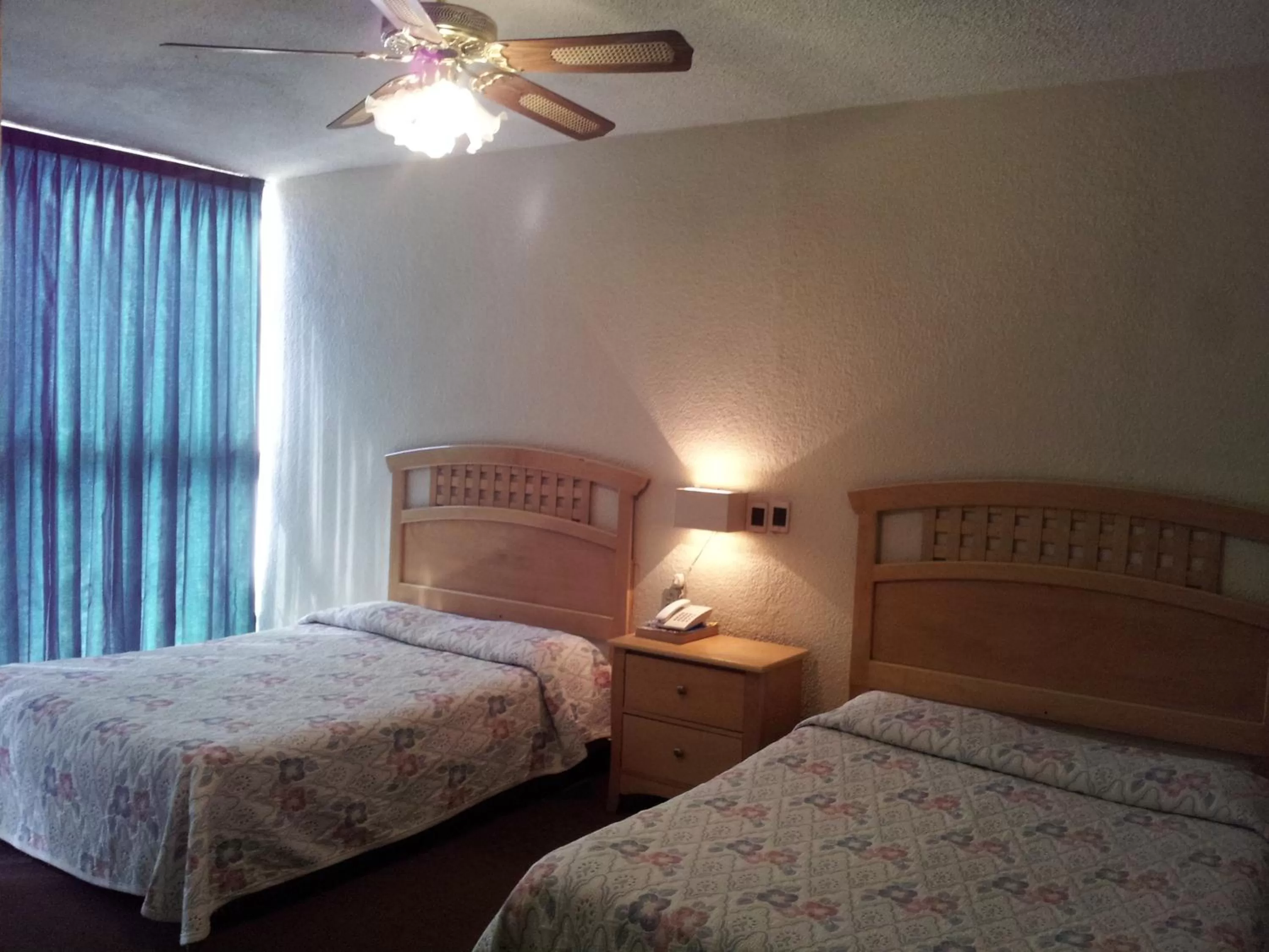 Bedroom, Bed in Hotel El Monte