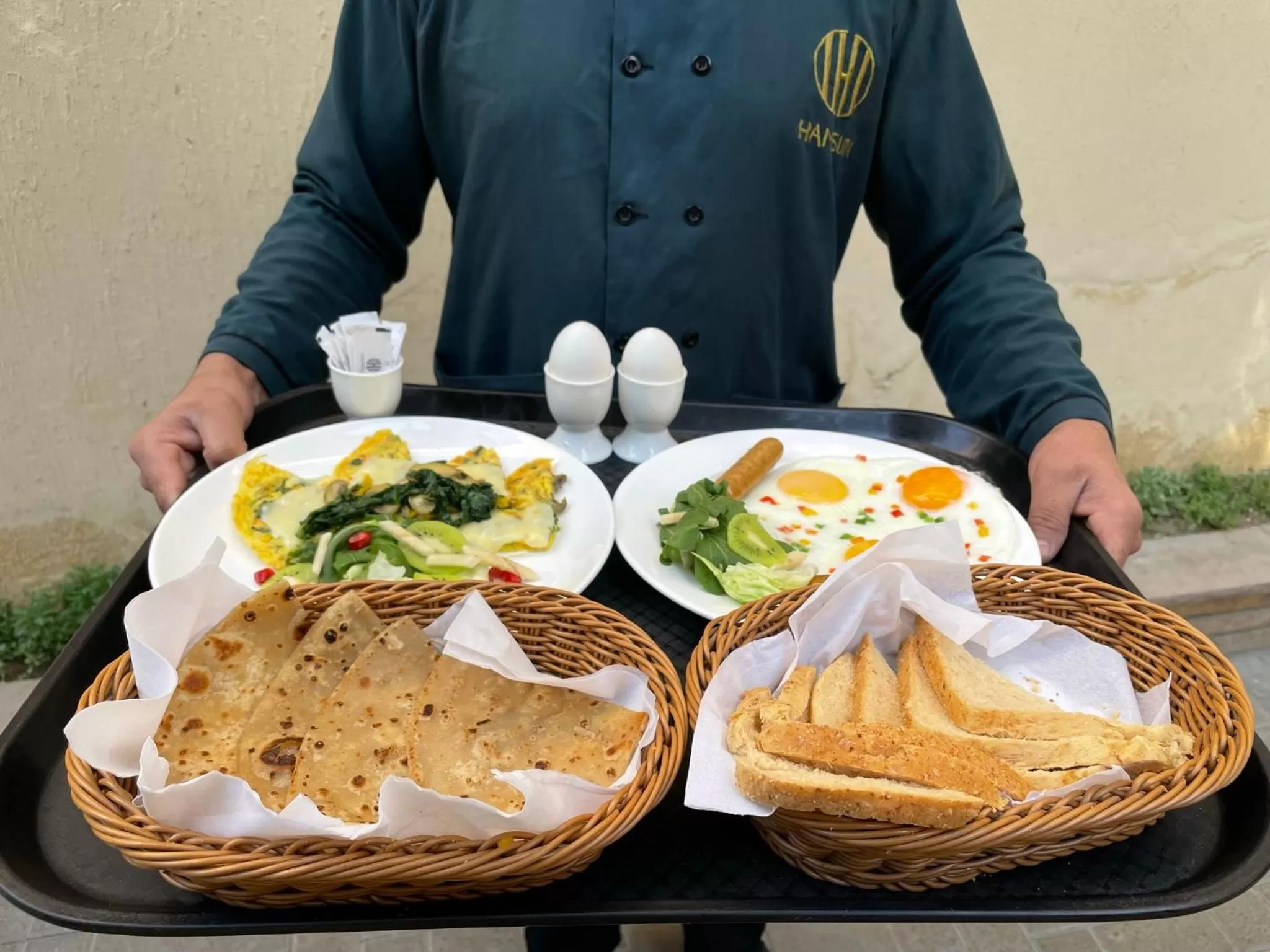 Breakfast in Hamsun Shahrah-e-Faisal