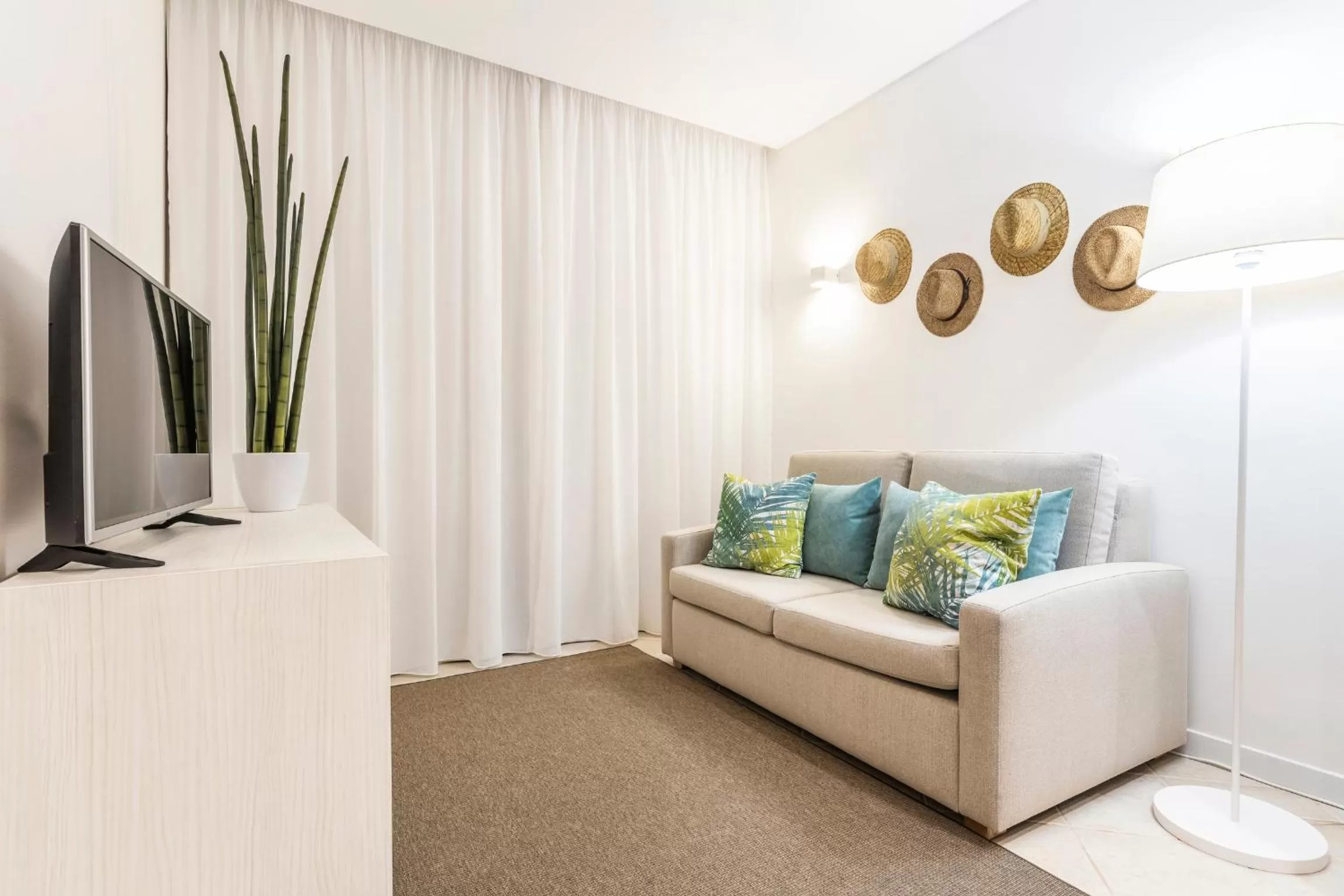 Three-Bedroom Apartment in Quinta Pedra Dos Bicos