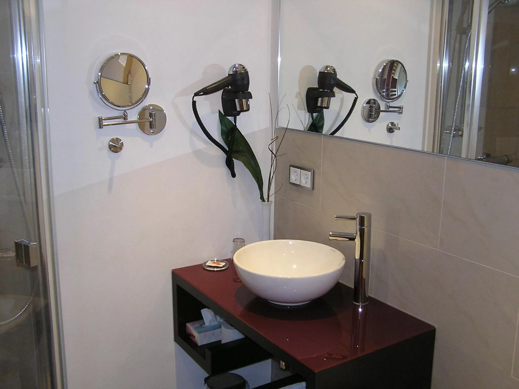 Bathroom in Hotel zur Promenade