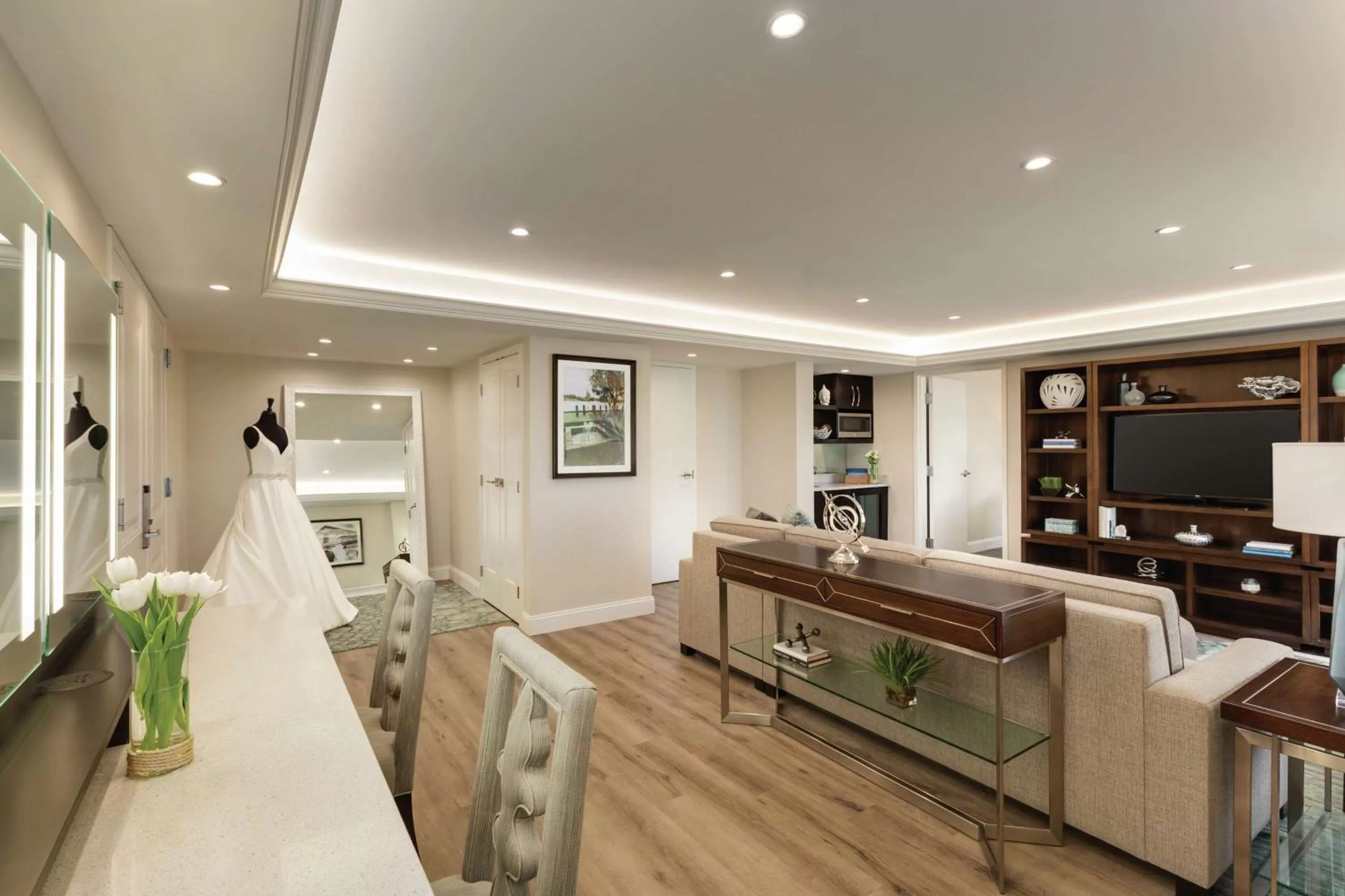 Bedroom in Hotel Ballast Wilmington, Tapestry Collection by Hilton