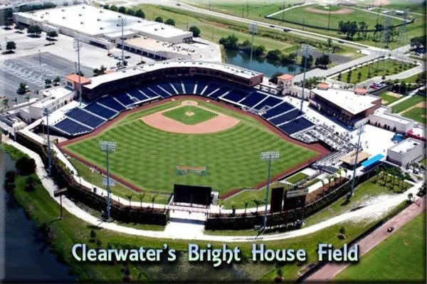 Express Inn & Suites - 5 Miles from St Petersburg Clearwater Airport