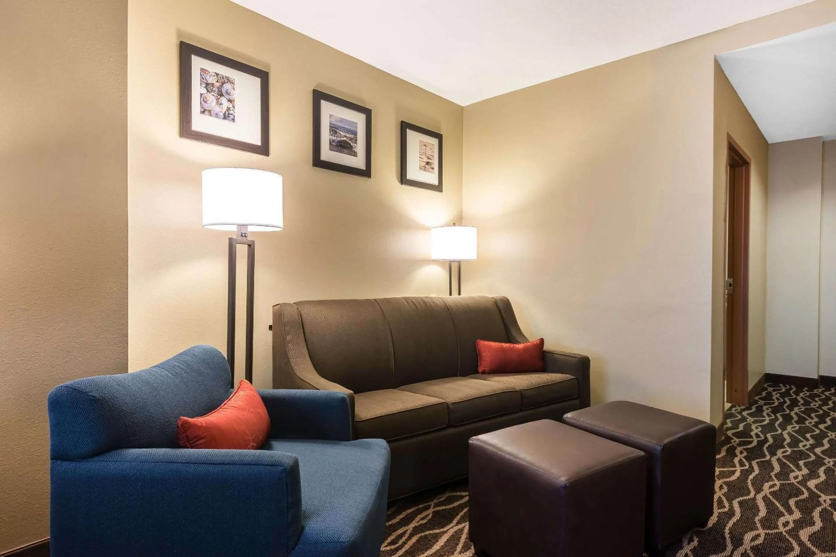 King Suite - Accessible/Non-Smoking/First Floor in Comfort Suites Tampa Airport North