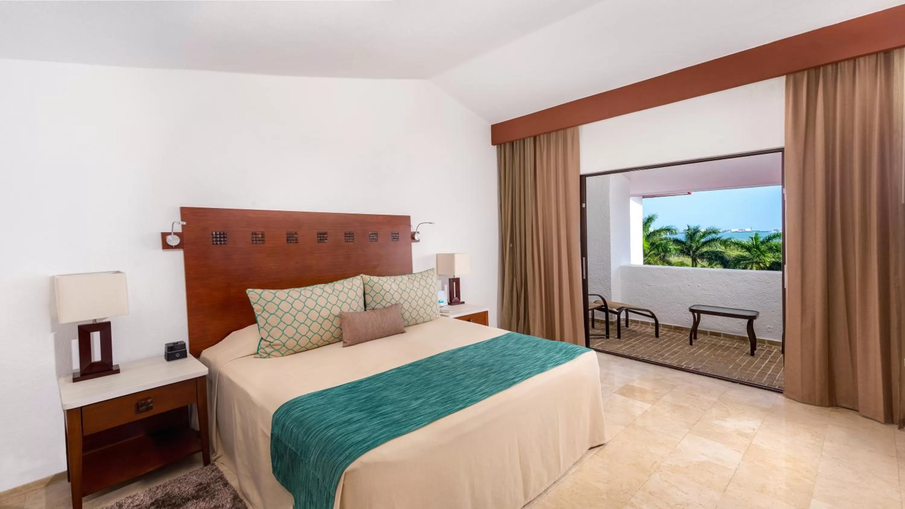 Bed in The Royal Cancun All Suites Resort - All Inclusive