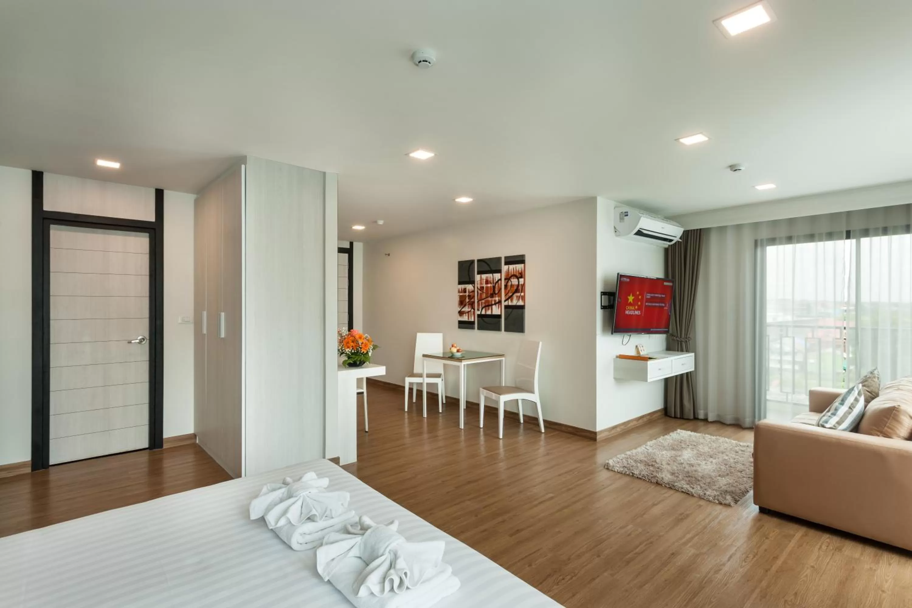 TV and multimedia, Bed in Cmor Nimman by Recall Hotels