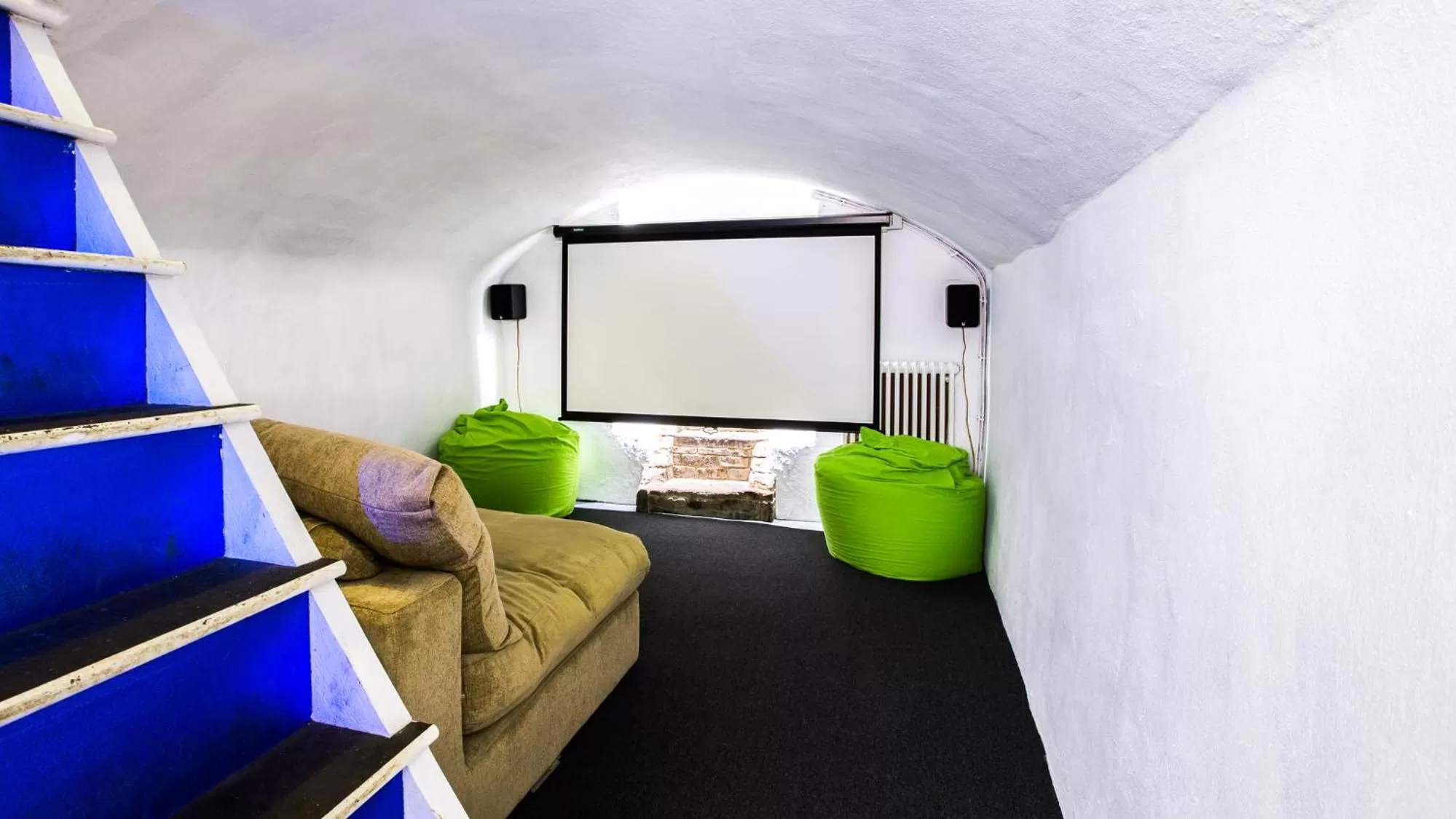 TV and multimedia in No8 Chepstow