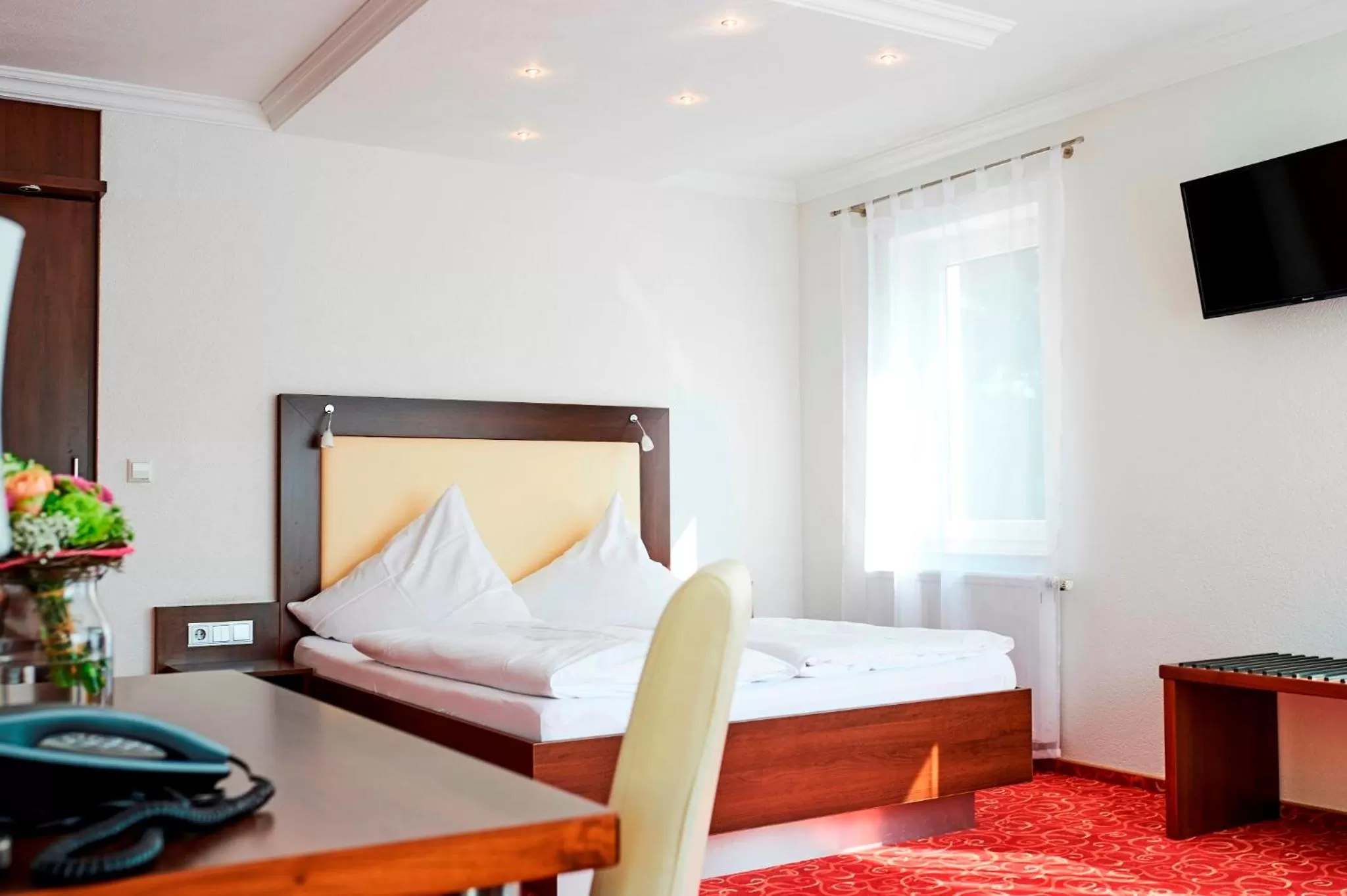 Photo of the whole room, Bed in Landhotel ALTE LINDE