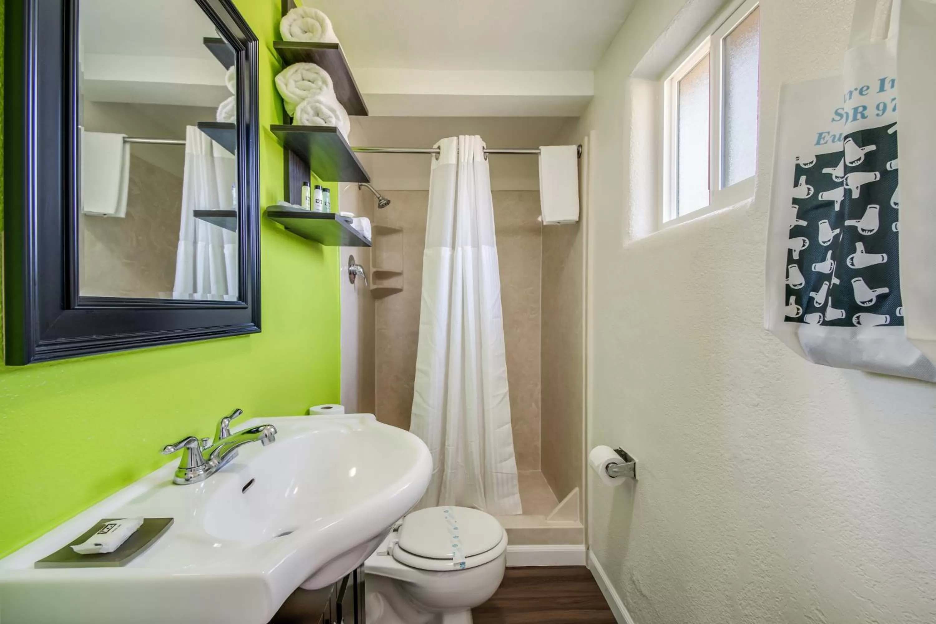 Bathroom in Signature Inn Eugene