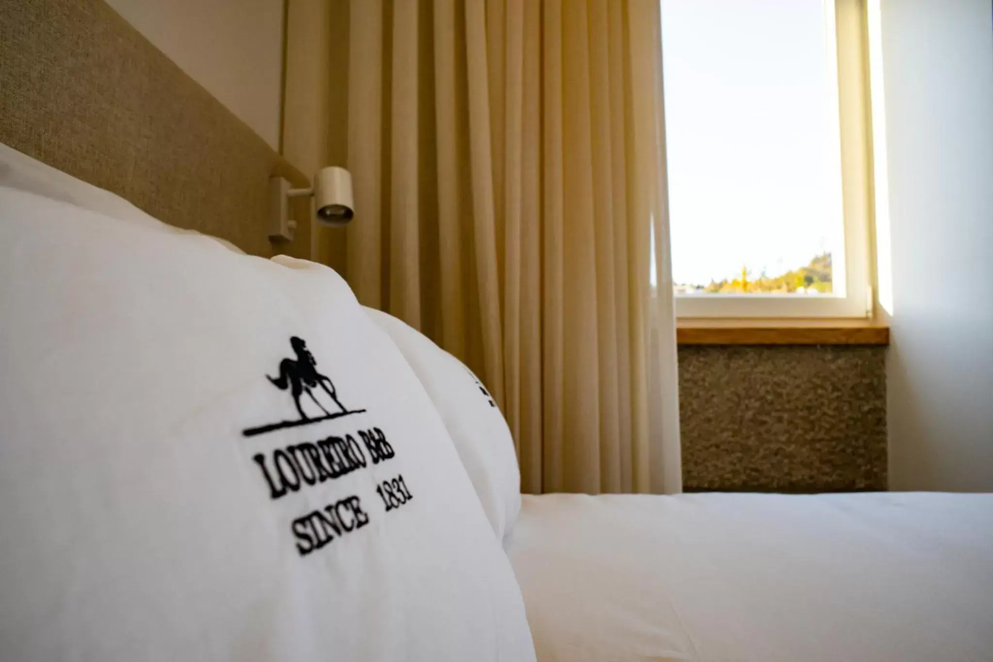 Logo/Certificate/Sign in Loureiro B&B Logo/Certificate/Sign in Loureiro B&B