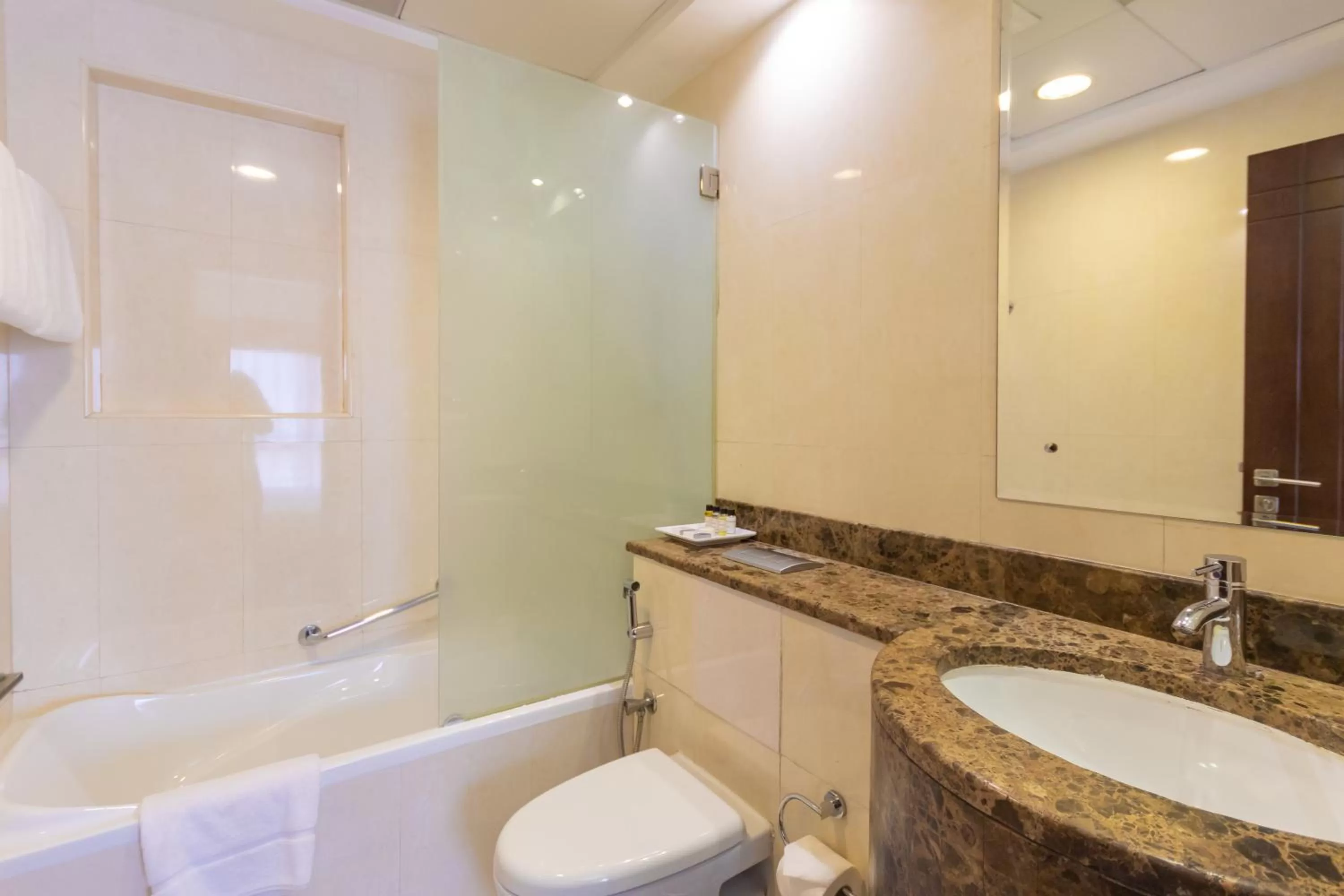 Bathroom in Auris Boutique Hotel Apartments, Al Barsha - At The Mall