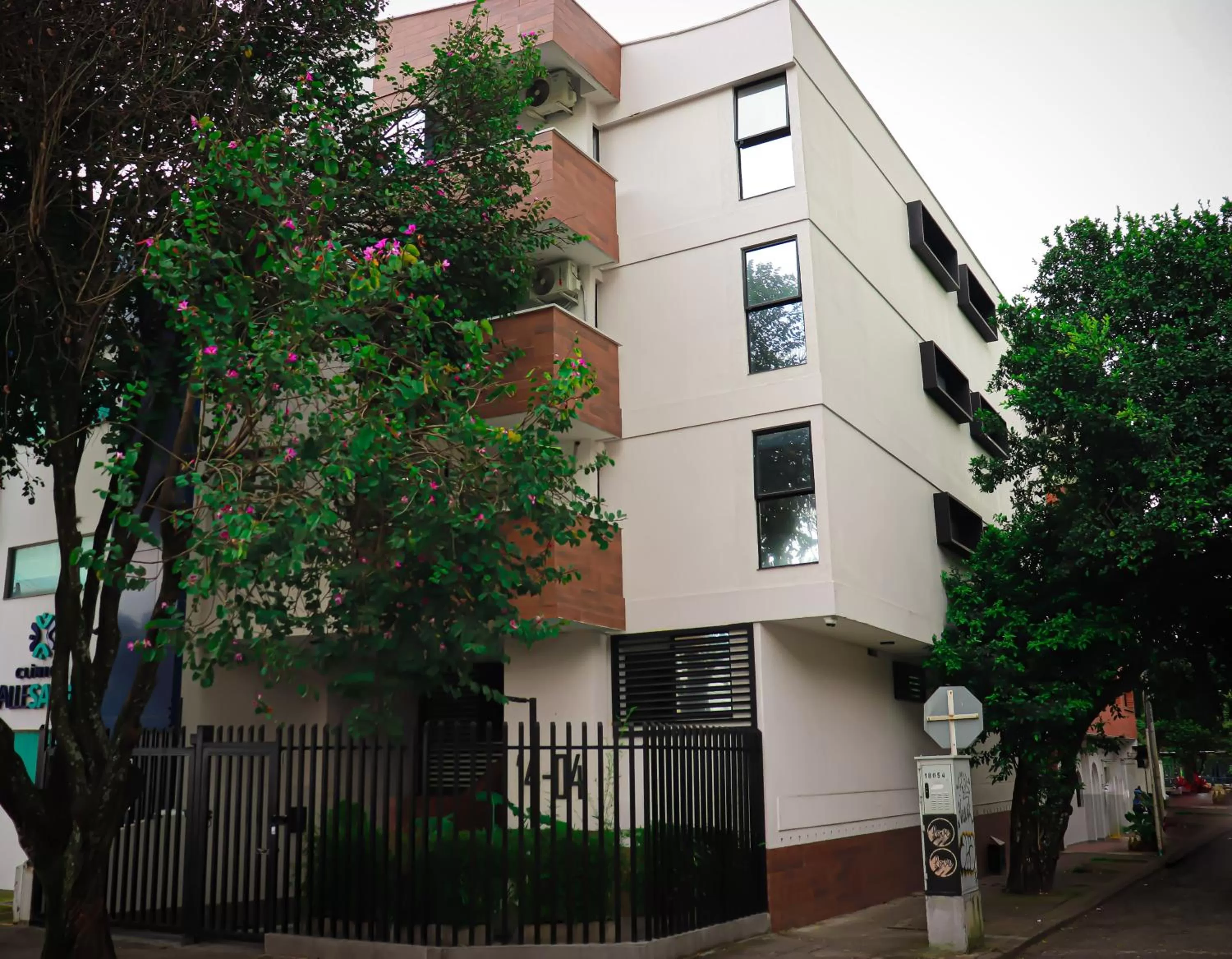 Property Building in Hotel 14-04