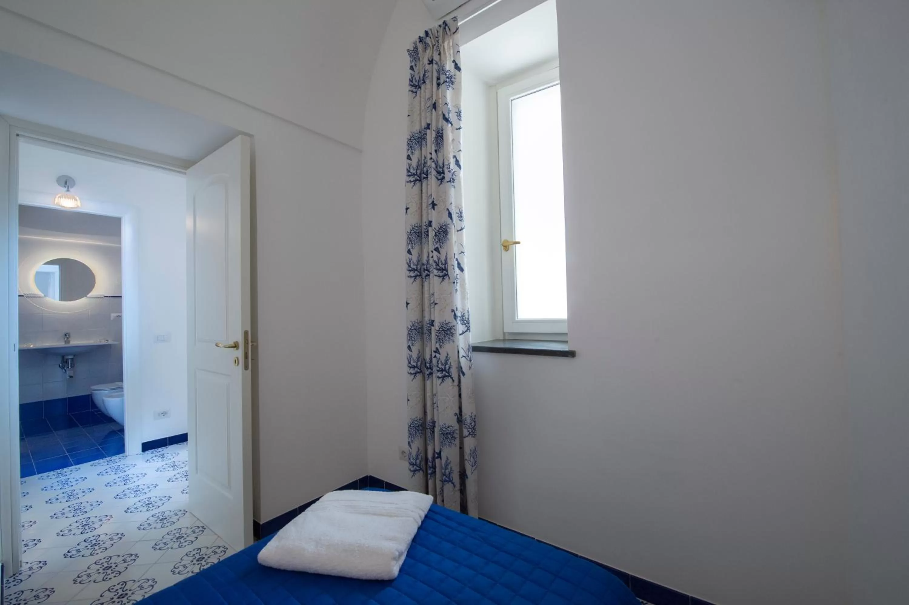 Bedroom, Bed in Villa Foglia Amalfi