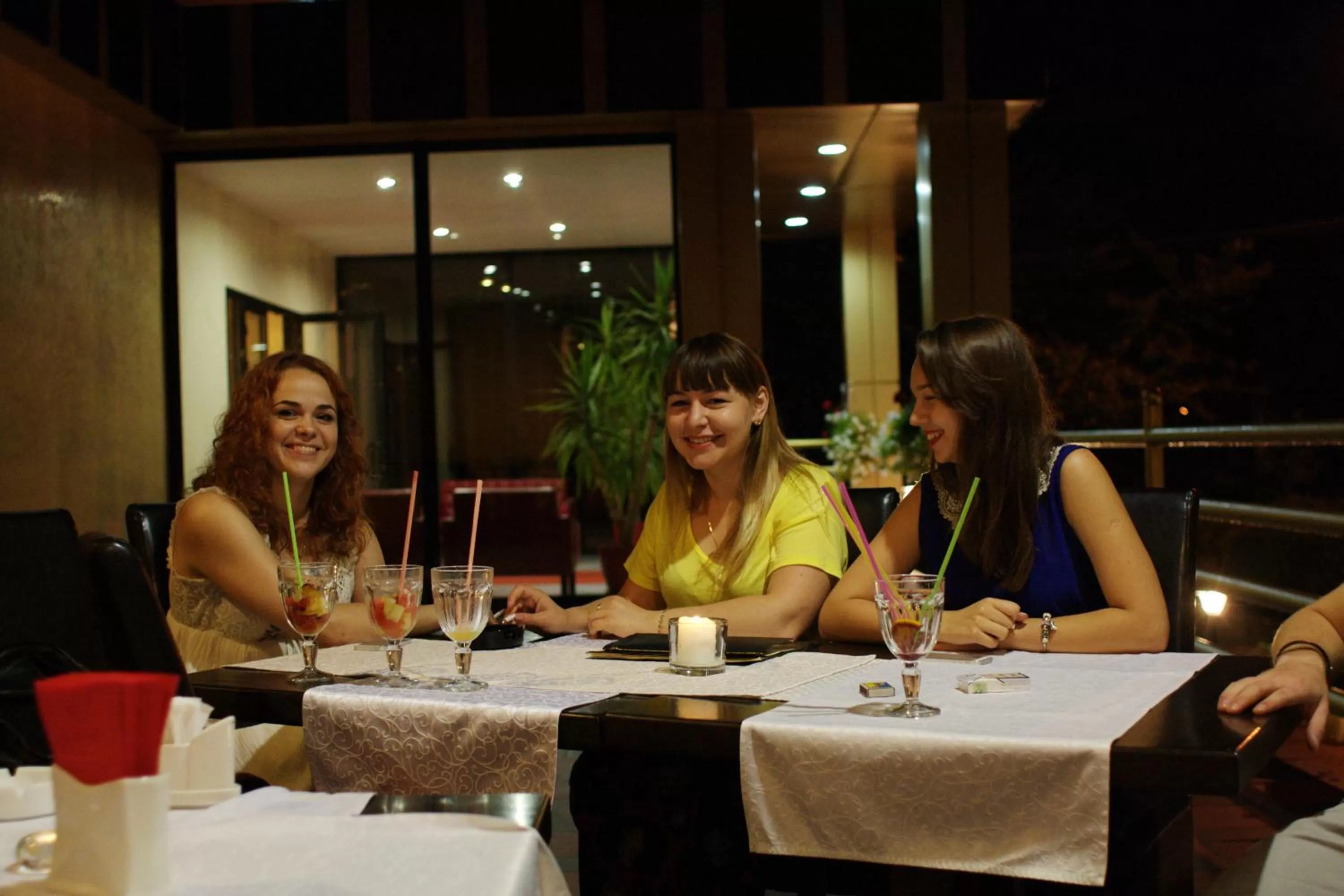 Evening entertainment, Restaurant/Places to Eat in Oscar