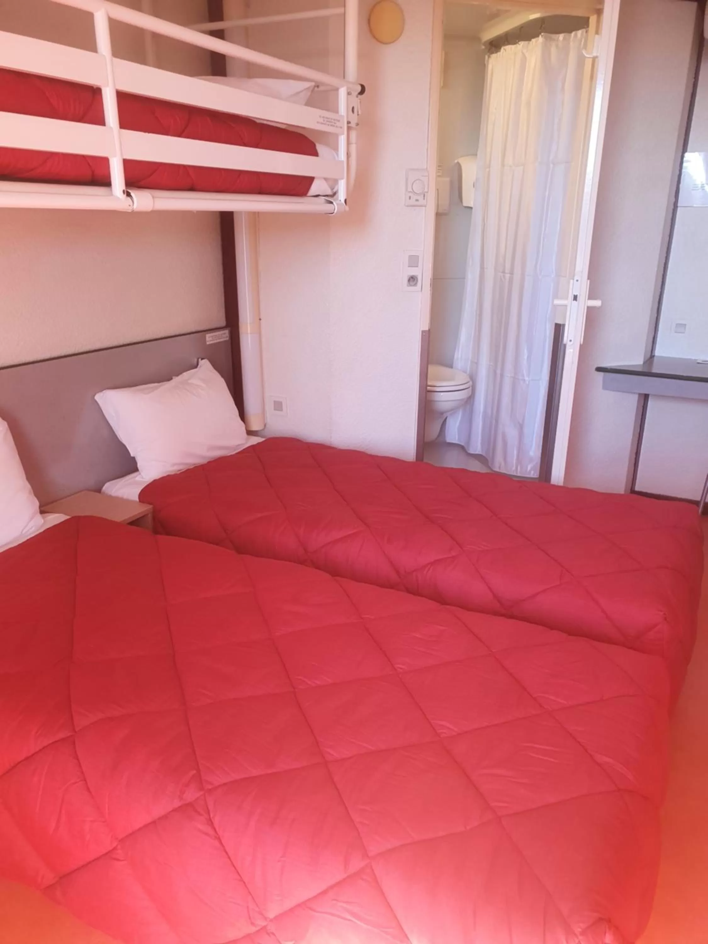 Bedroom, Bed in Premiere Classe La Rochelle Sud - Angoulins