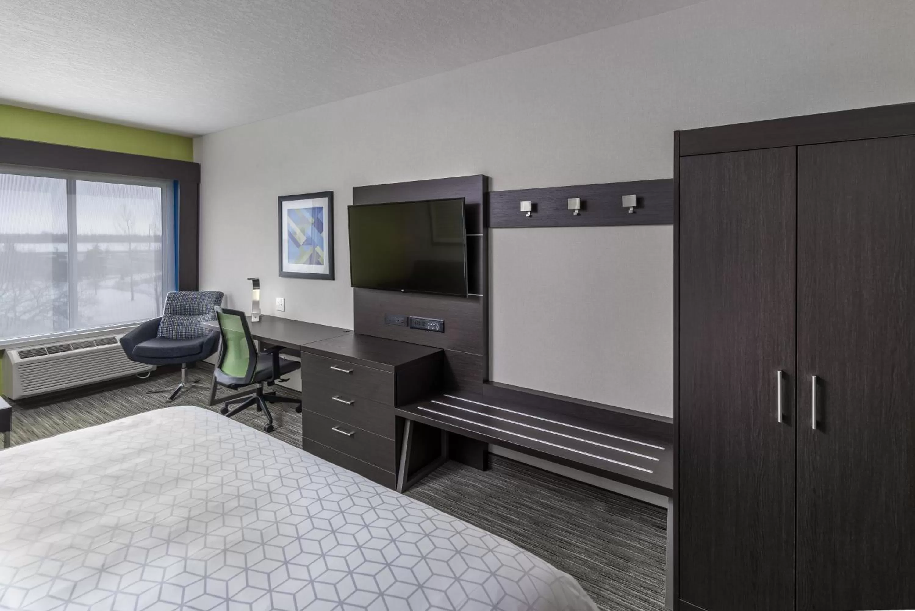 Photo of the whole room, Bed in Holiday Inn Express Hotel & Suites Yuma by IHG