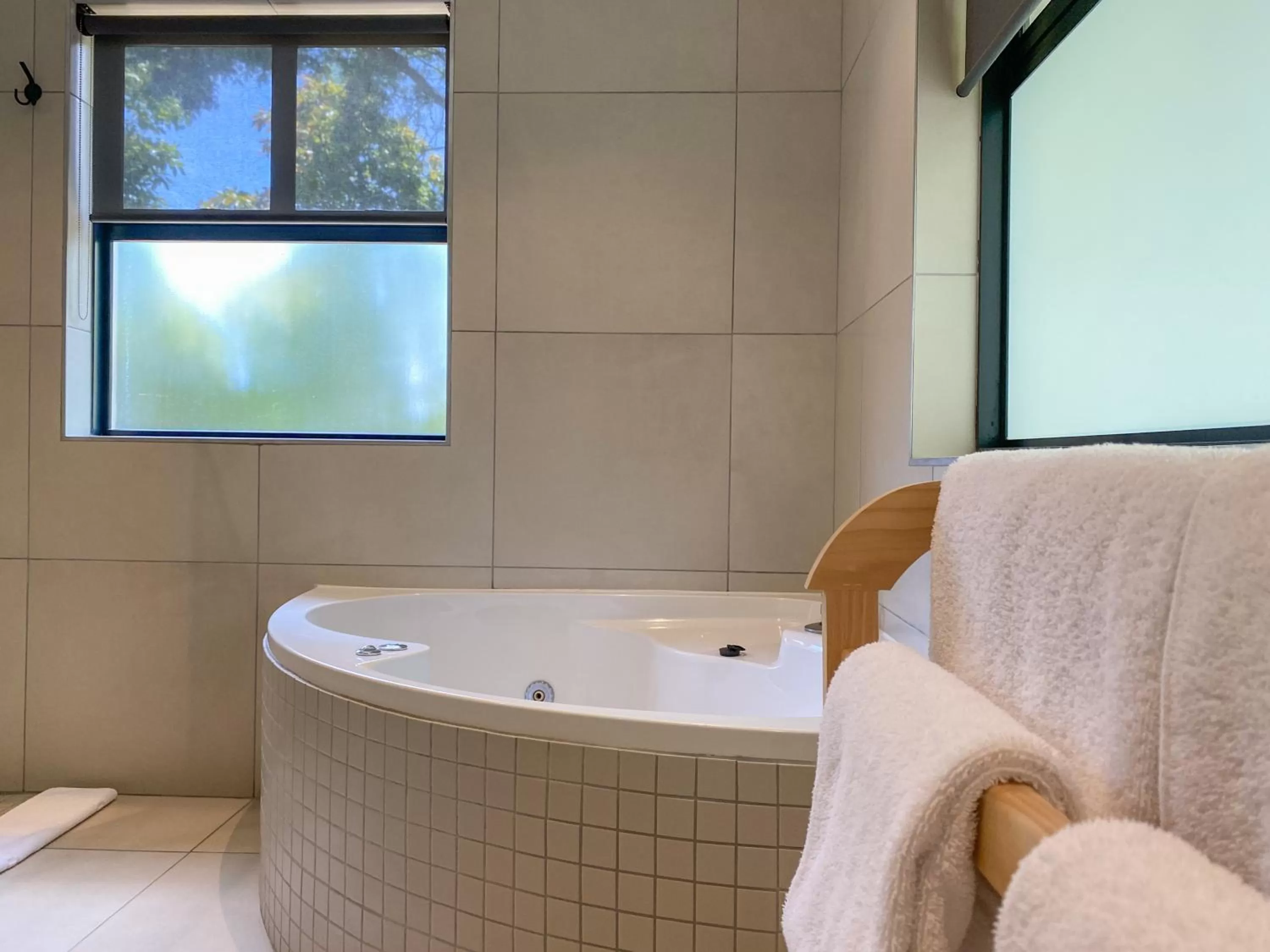 Bathroom in Loerie Guest Lodge