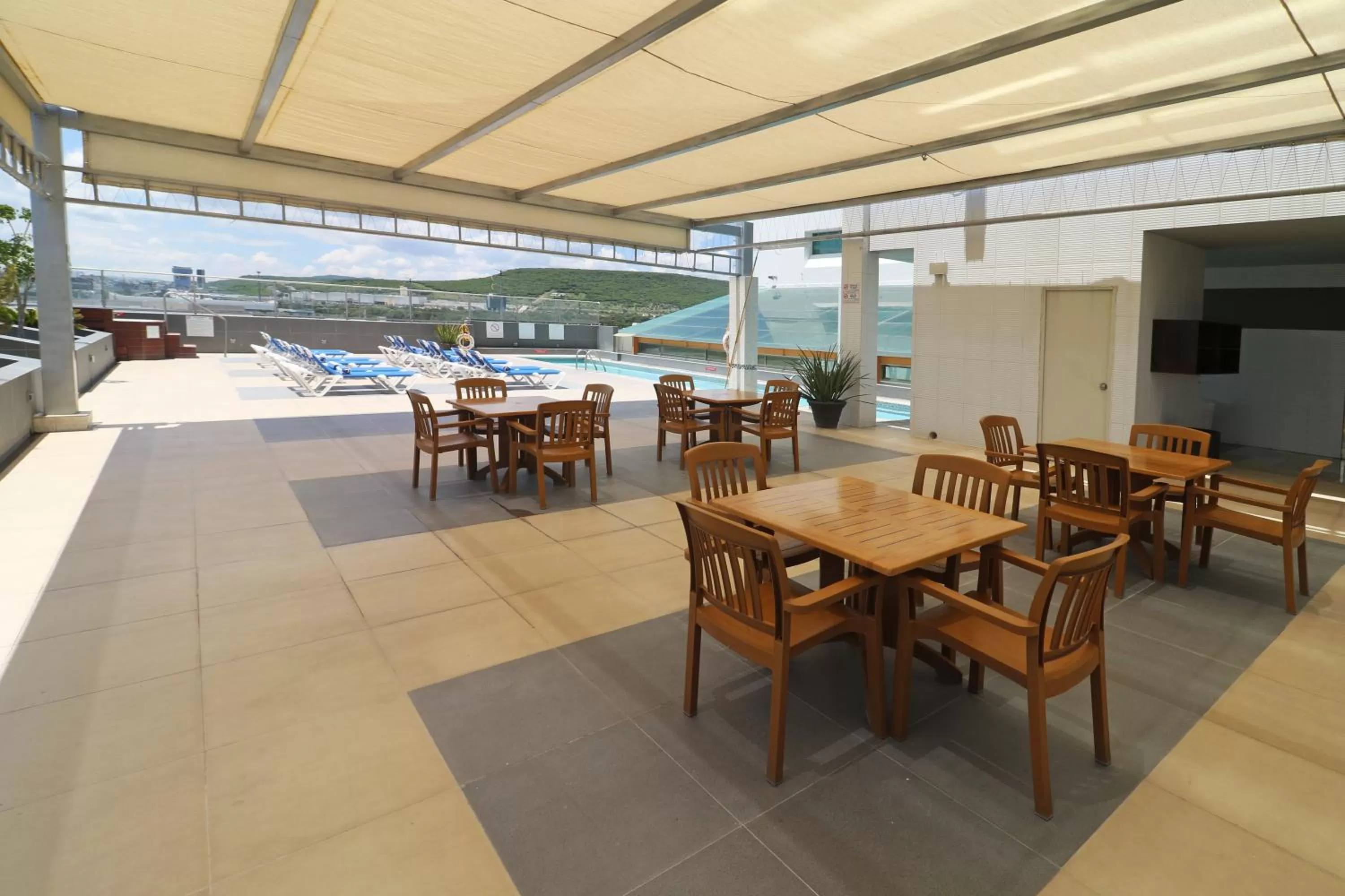 Swimming pool in Holiday Inn Queretaro Zona Krystal by IHG