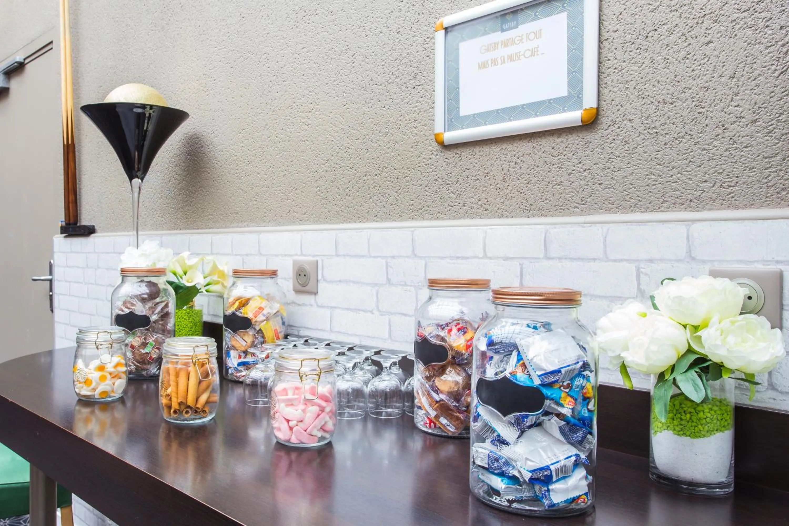 Lounge or bar in Hotel Gatsby by HappyCulture