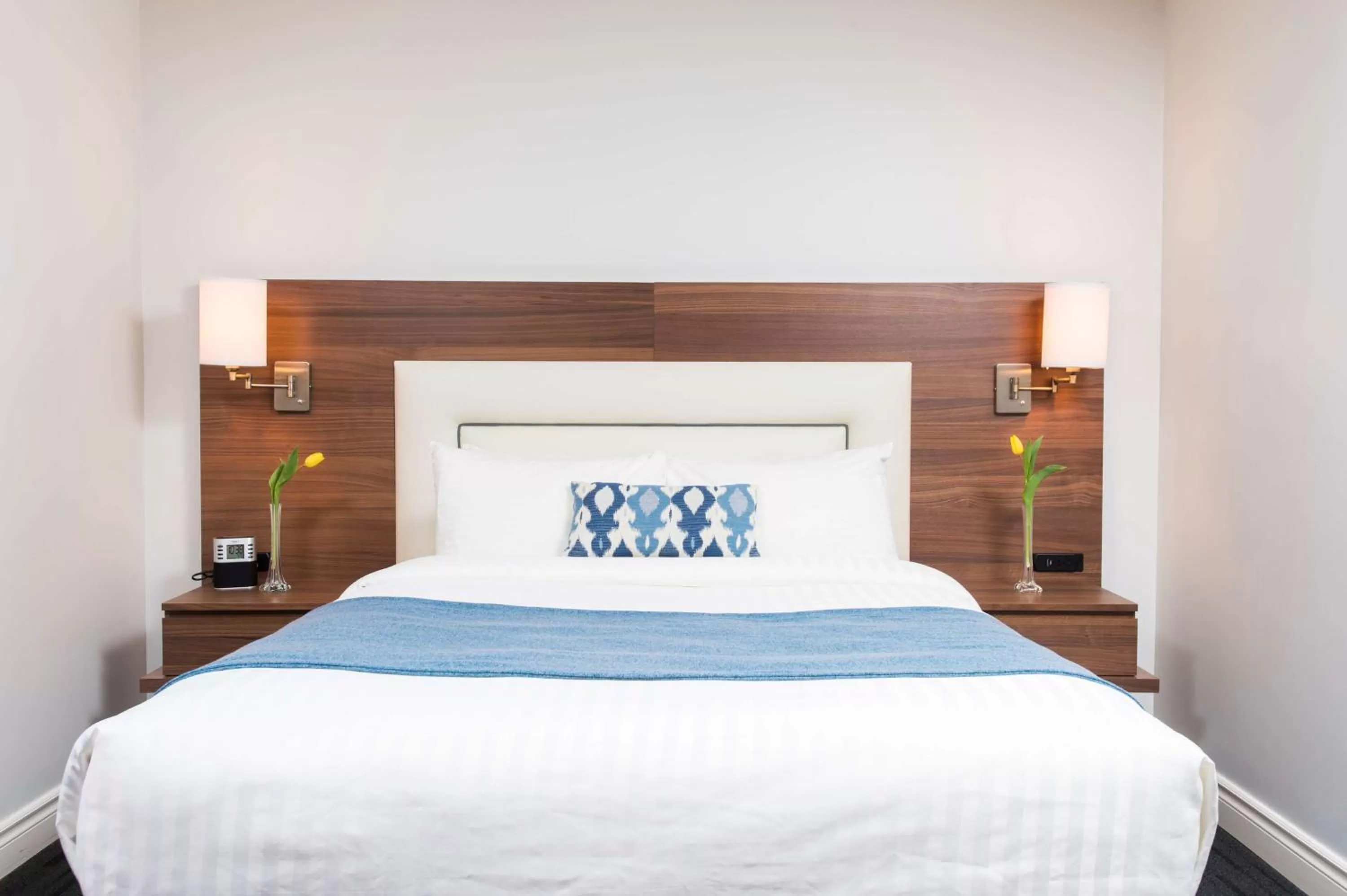 Photo of the whole room, Bed in Hôtel Albert par G5